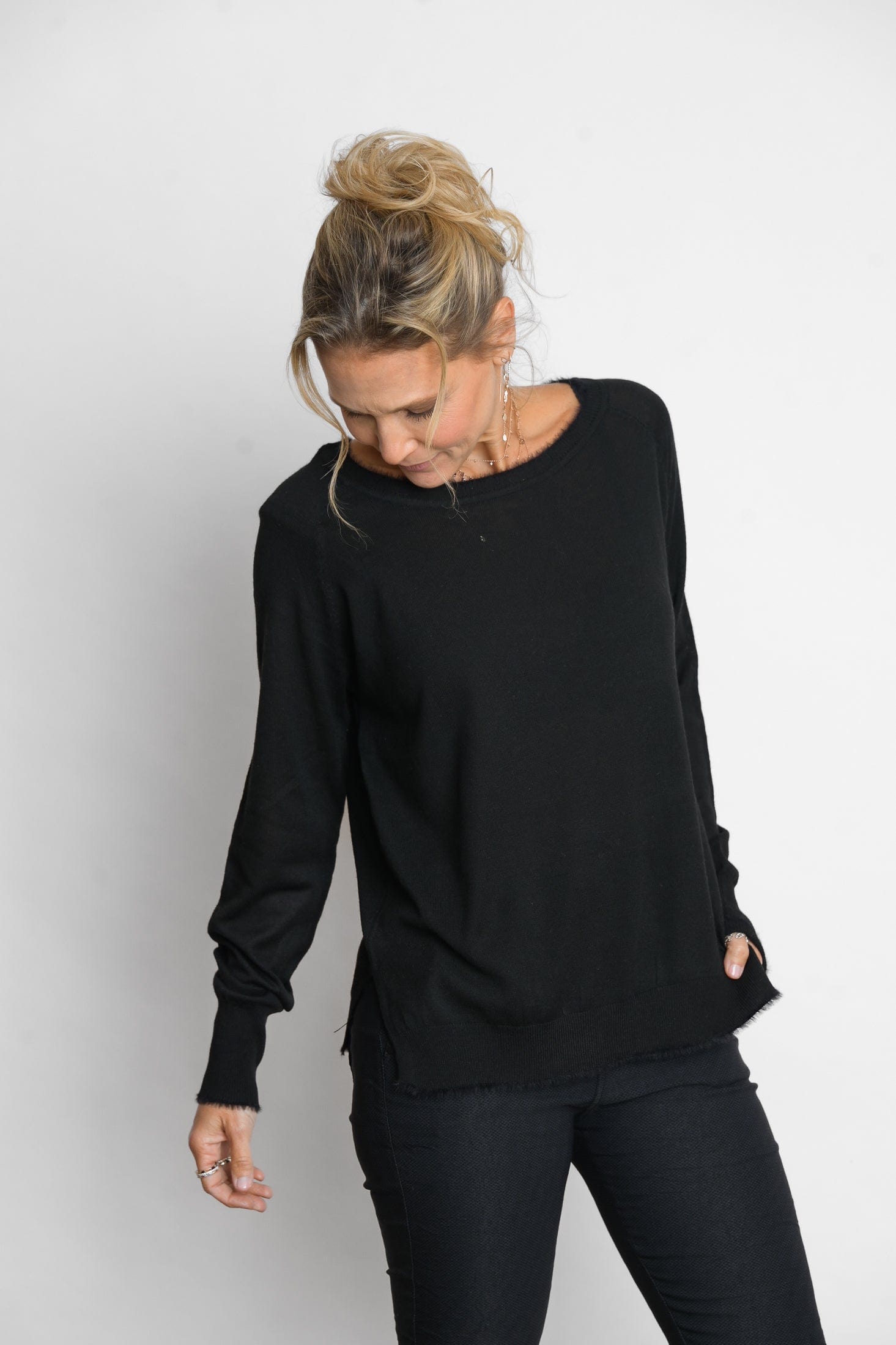 LIPSI סריג עגול שחור image 2