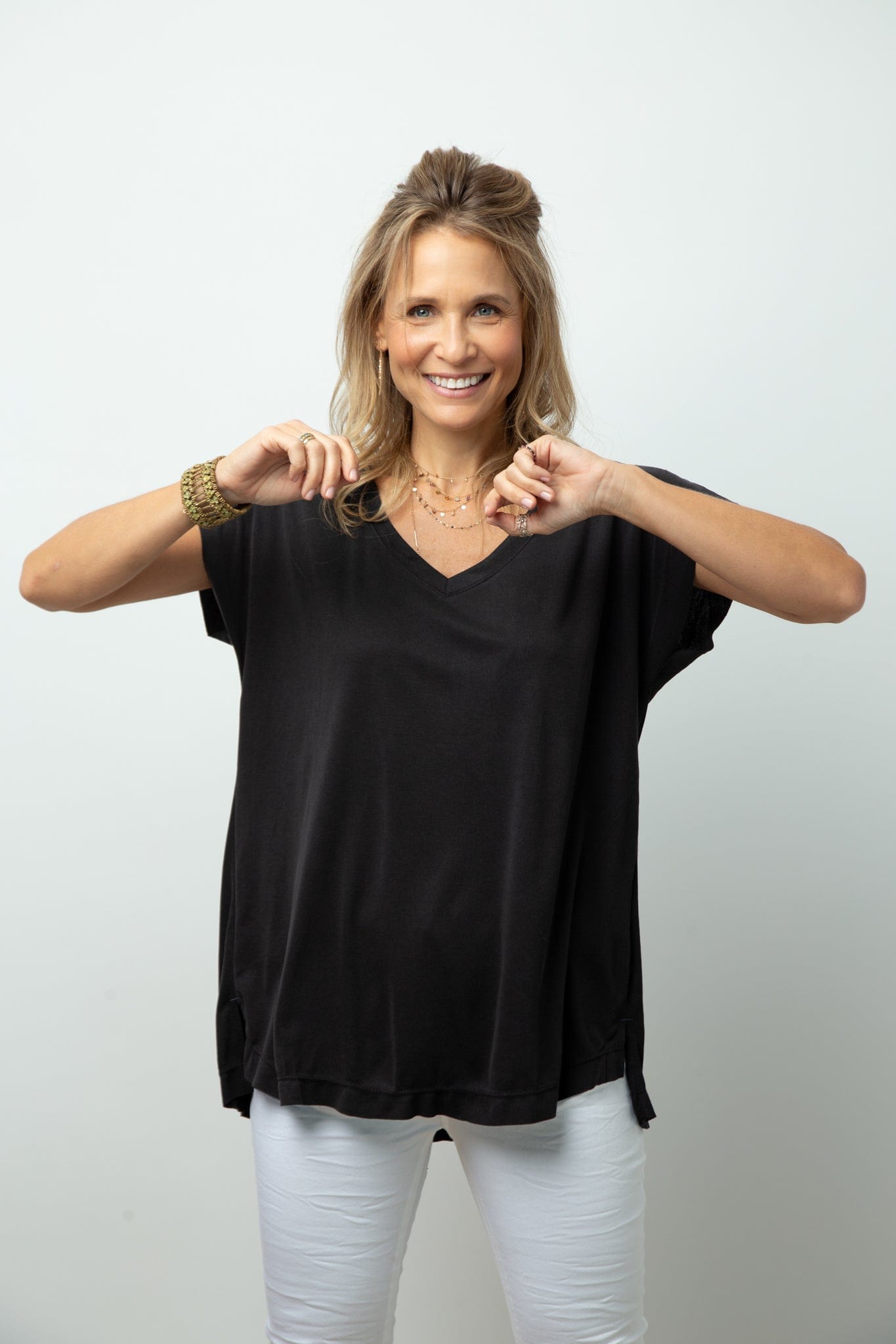 DALLY V חולצה שחורה image 9