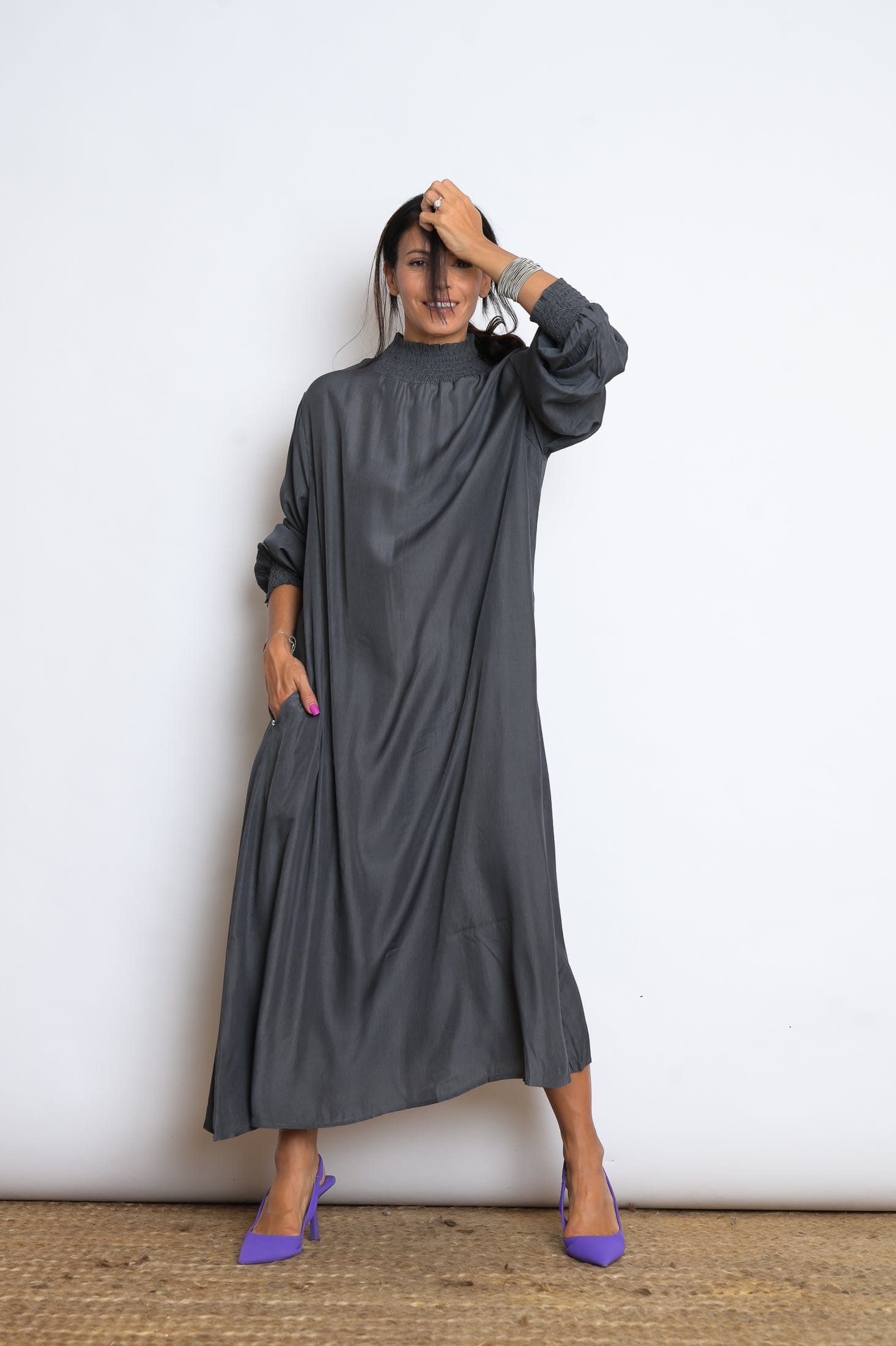 RAINI שמלה אפורה גולף image 3