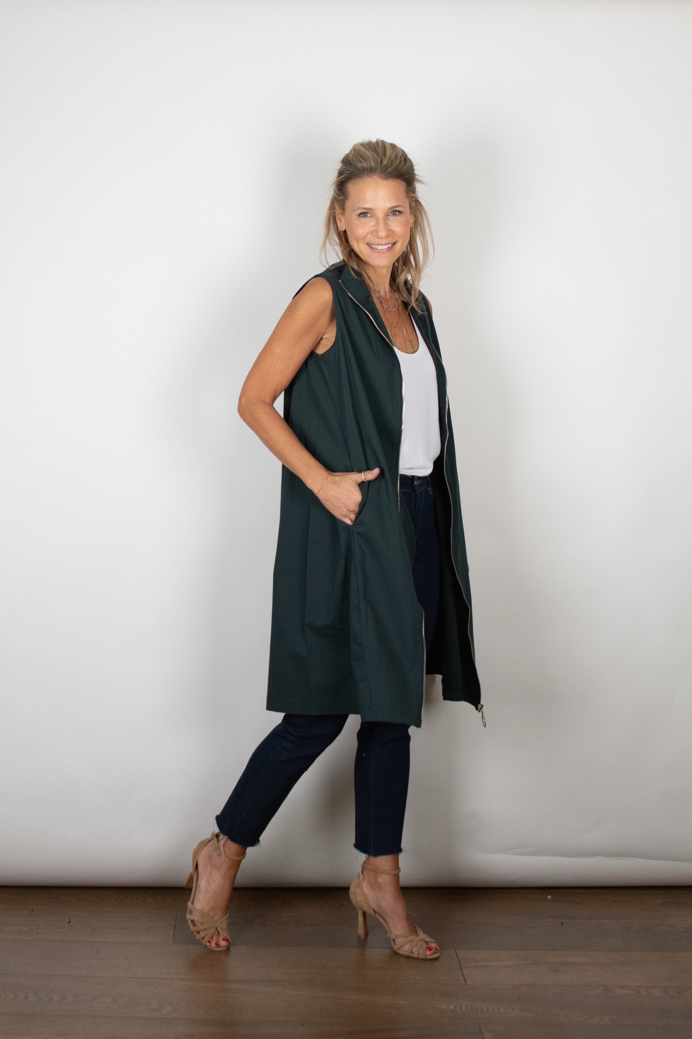 SHAKIRA  שמלה ירוקה ריצ׳רצ image 3