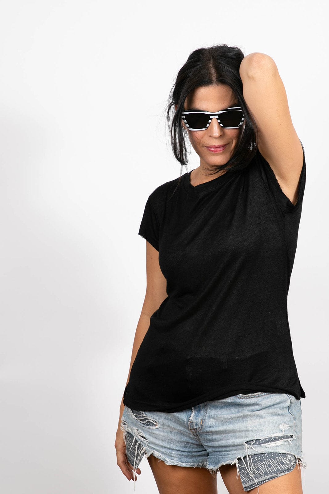 חולצה שחורה בייסיק NELLA image 3