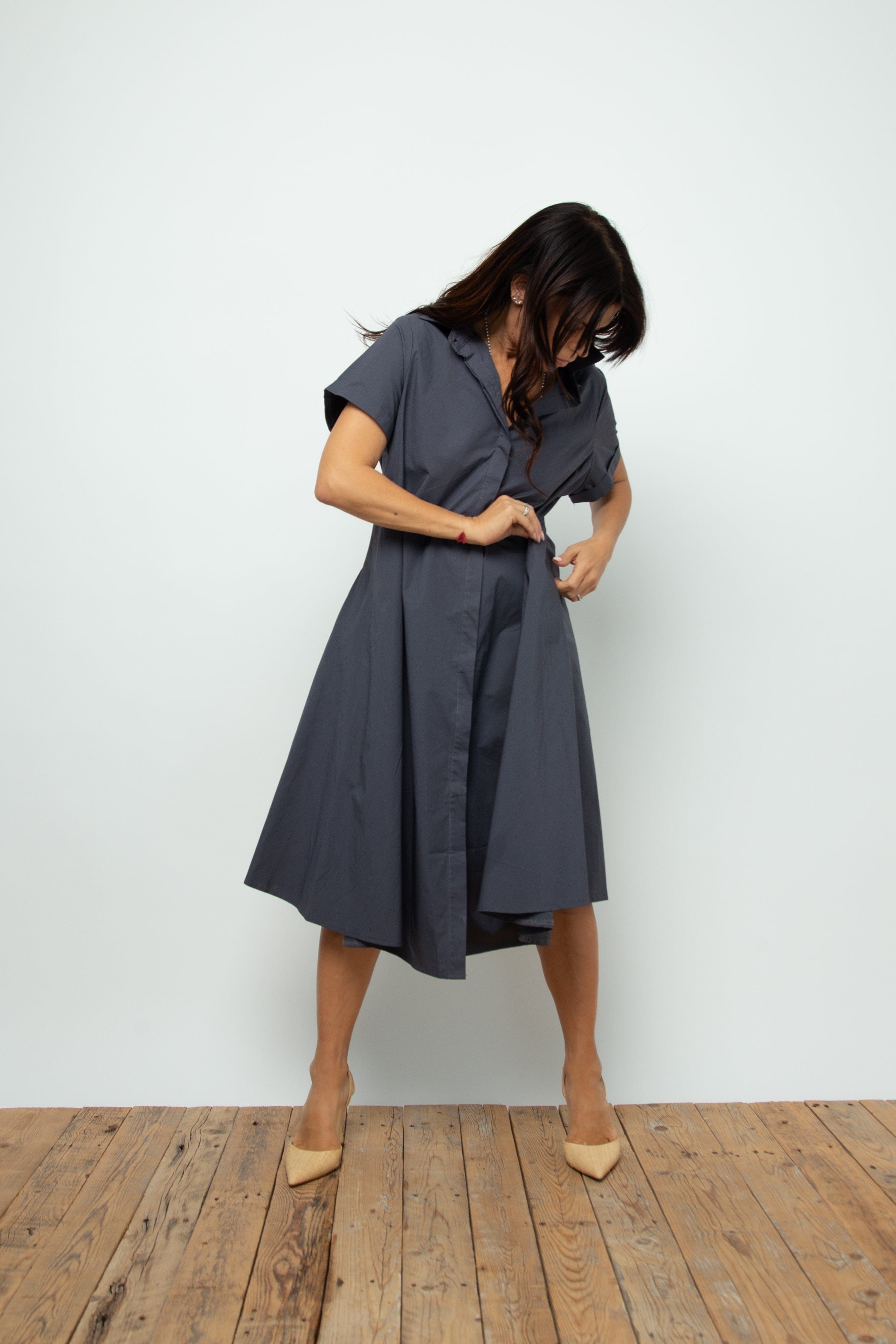 THREE  שמלה אוברסייז אפור סגול image 5