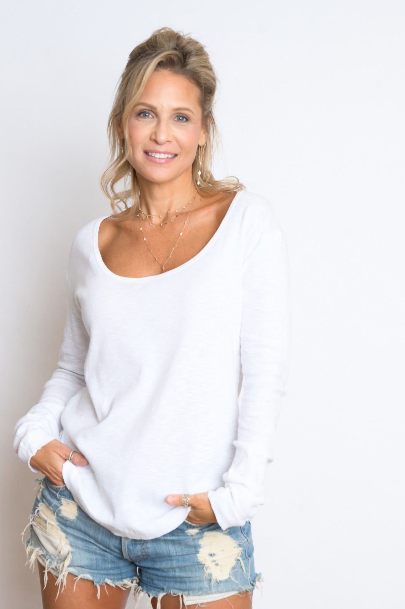 H SHIRT חולצה בייסיק לבנה image 0