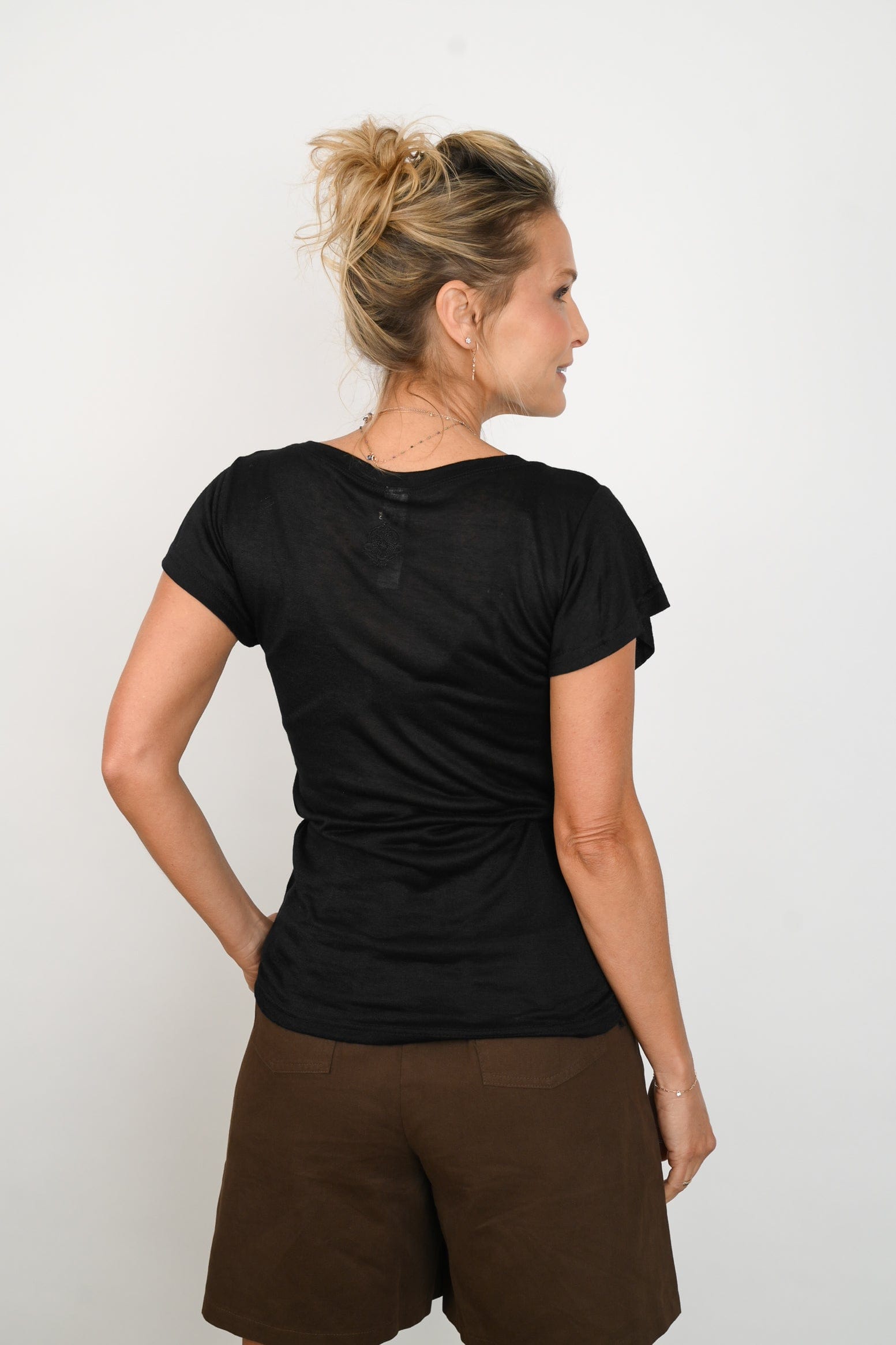 TROY חולצה שחורה בייסיק image 4