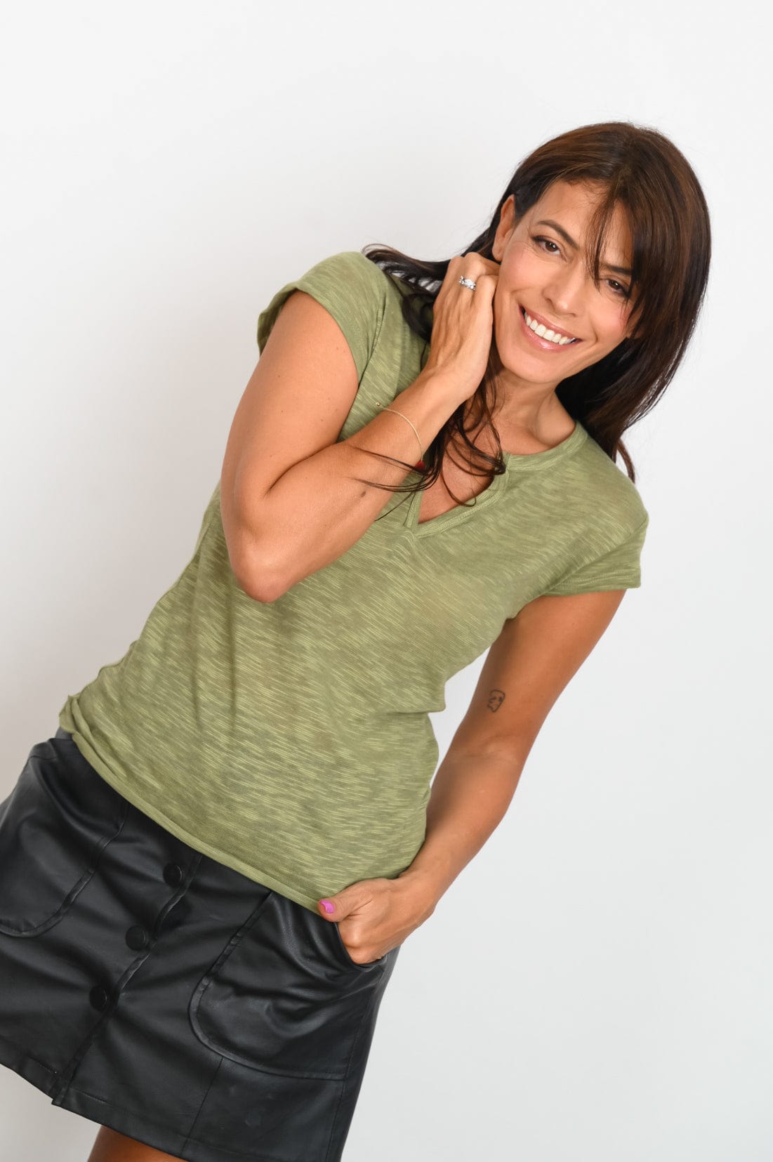 DAY חולצה ירוקה ביסיק צמודה image 4