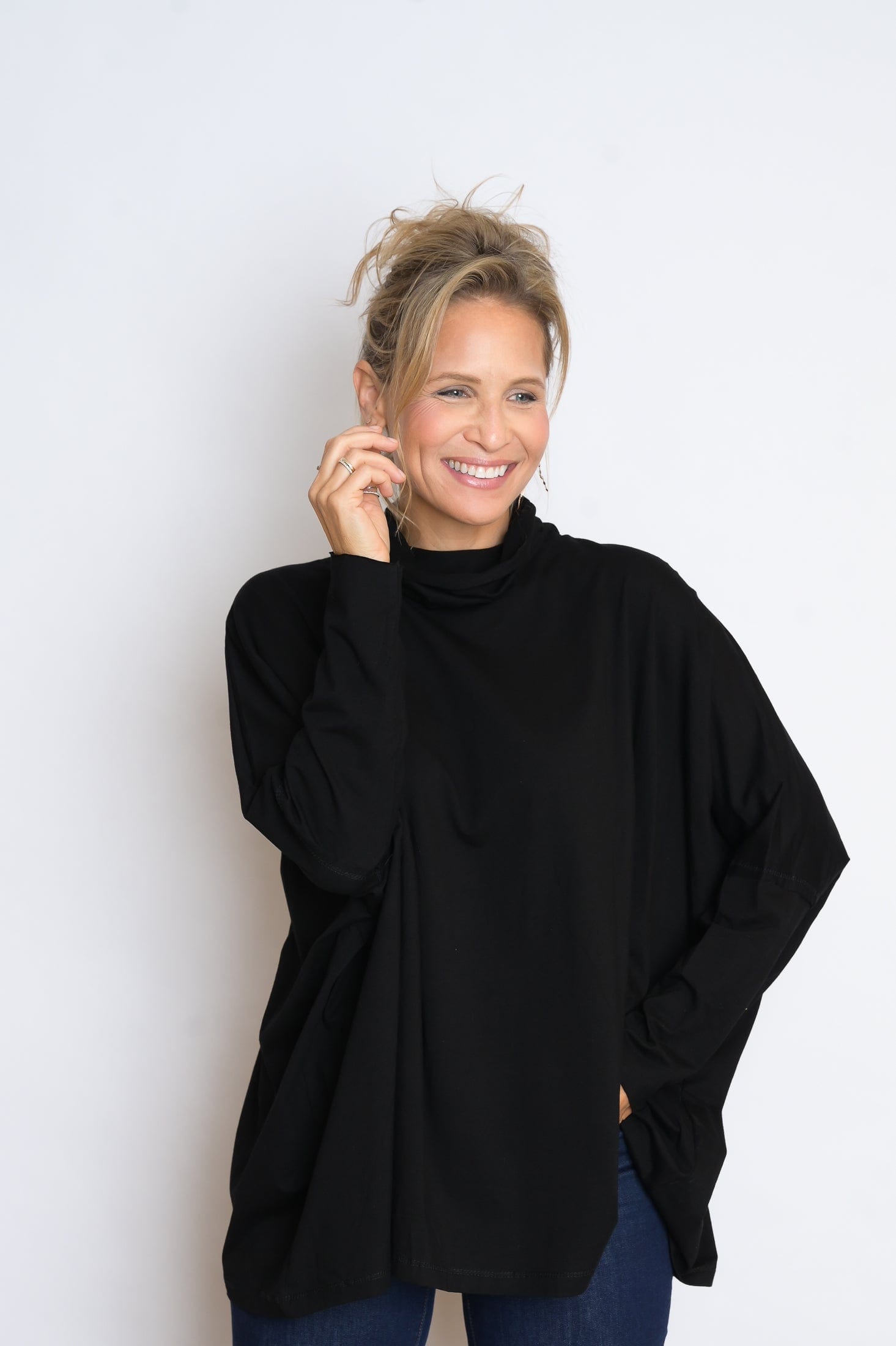 Q SHIRT גולף שחור אוברסייז image 4