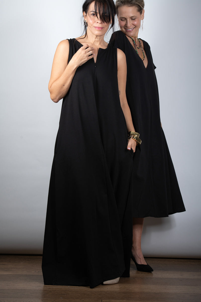 METIS שמלה שחורה מפתח ריצרצ