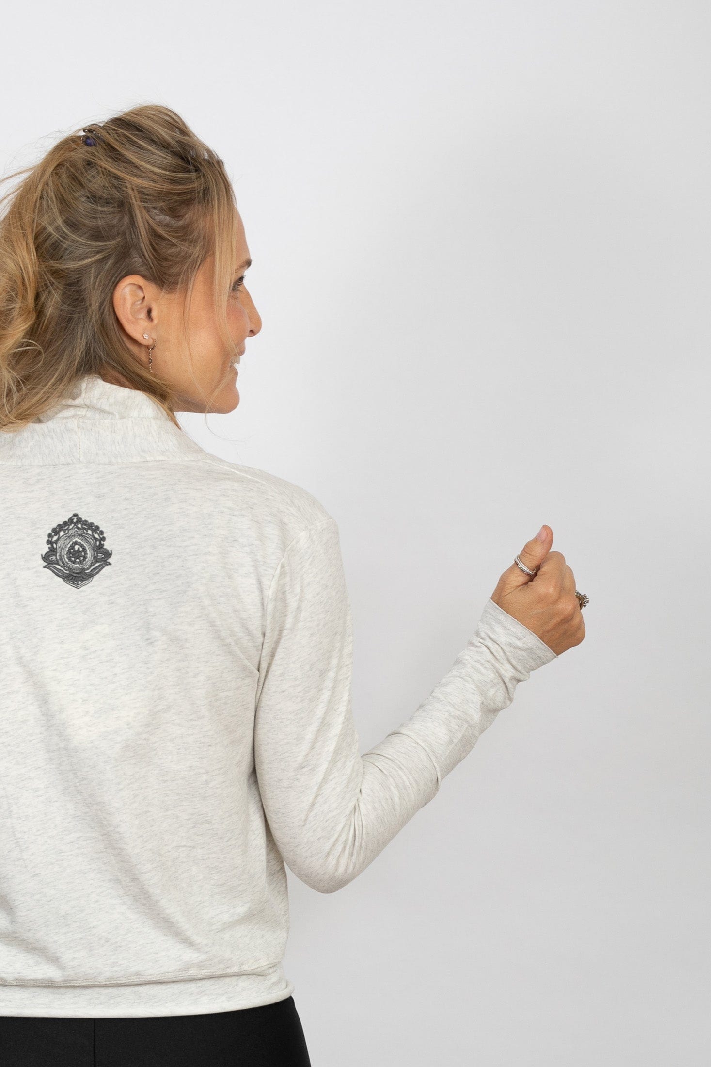 GLOW  חולצה מעוצבת image 3