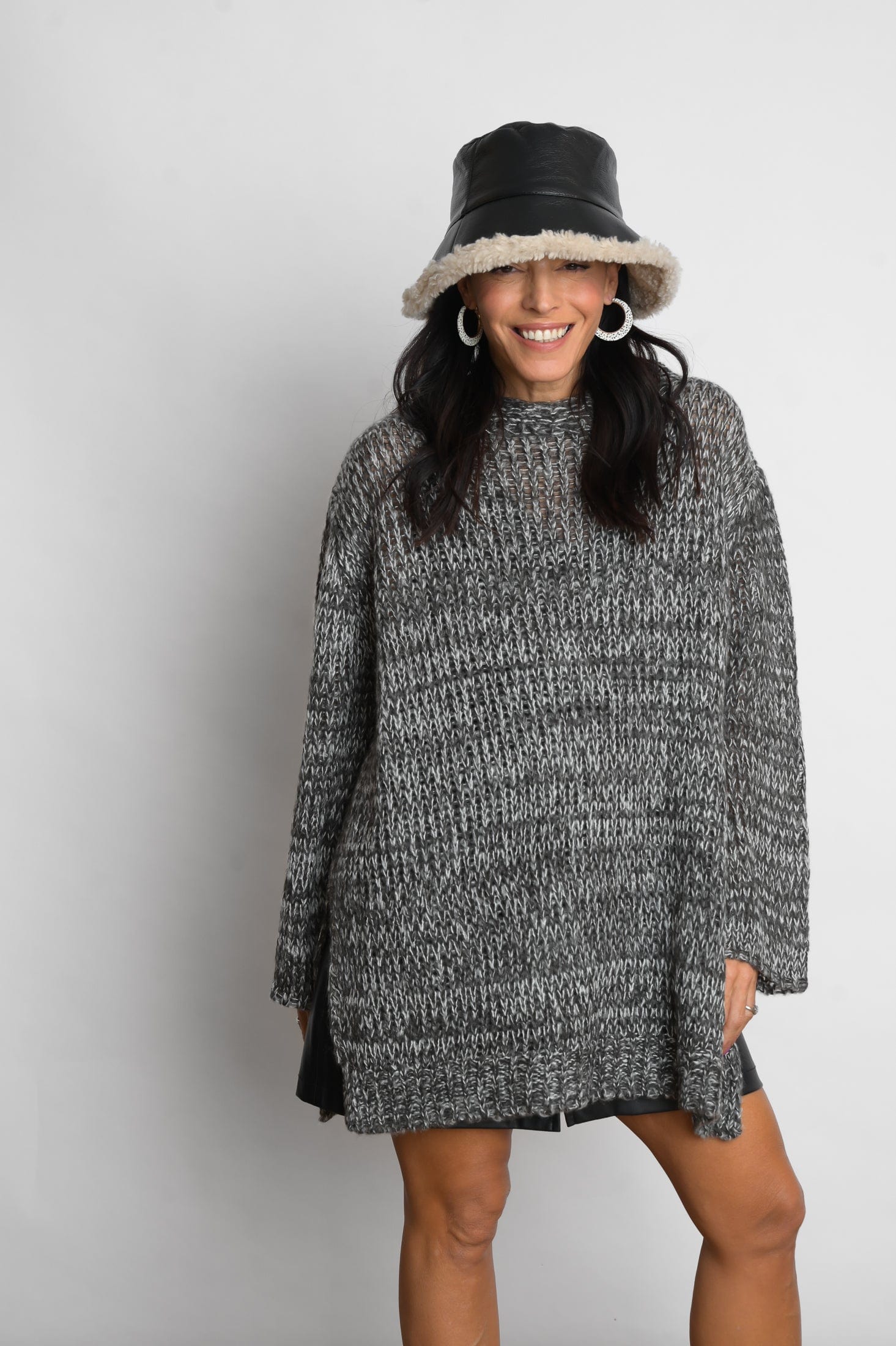 KEA  טוניקה סריג אוברסייז שחורלבן image 0