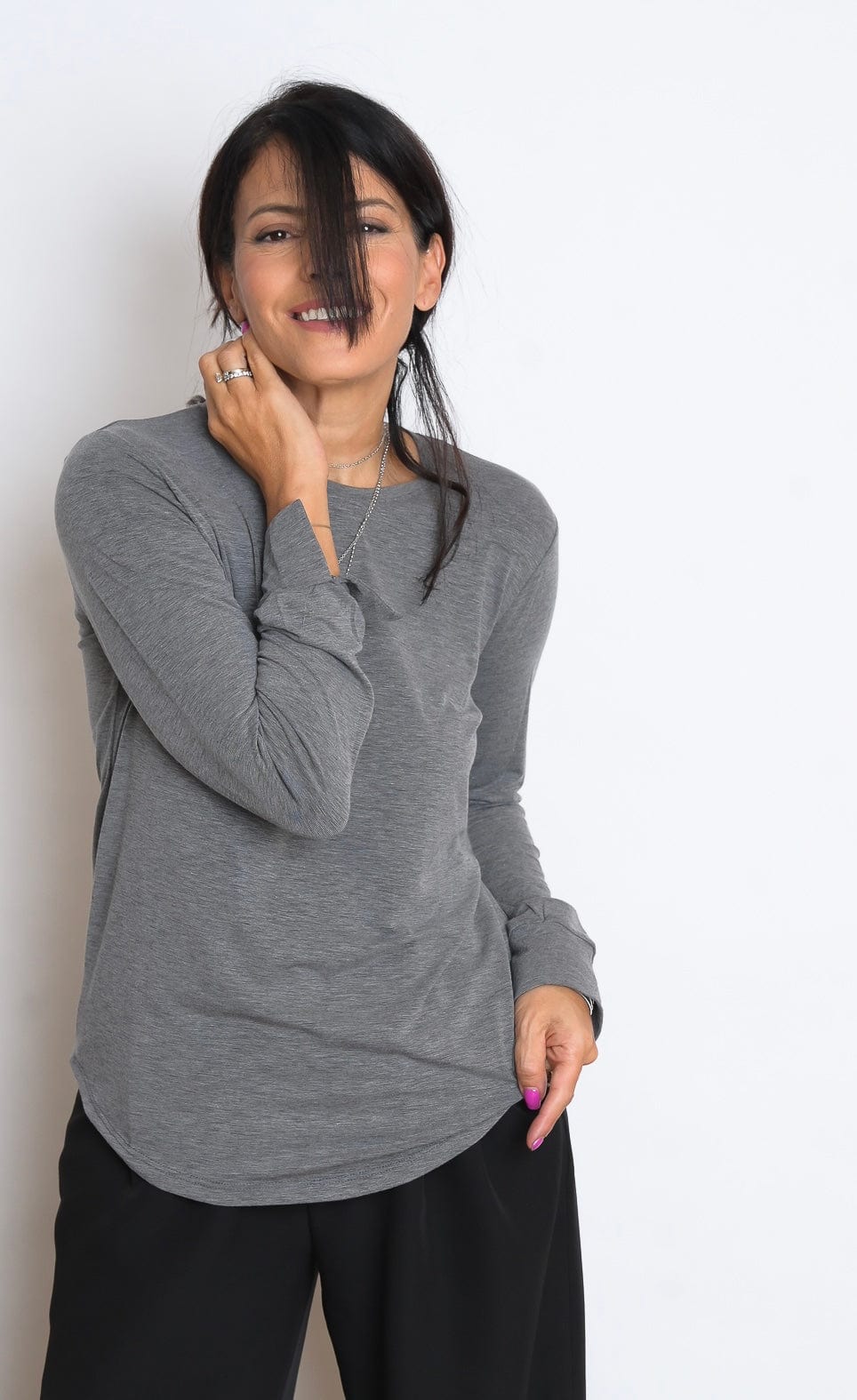 T SHIRT חולצה אפורה בייסיק image 1