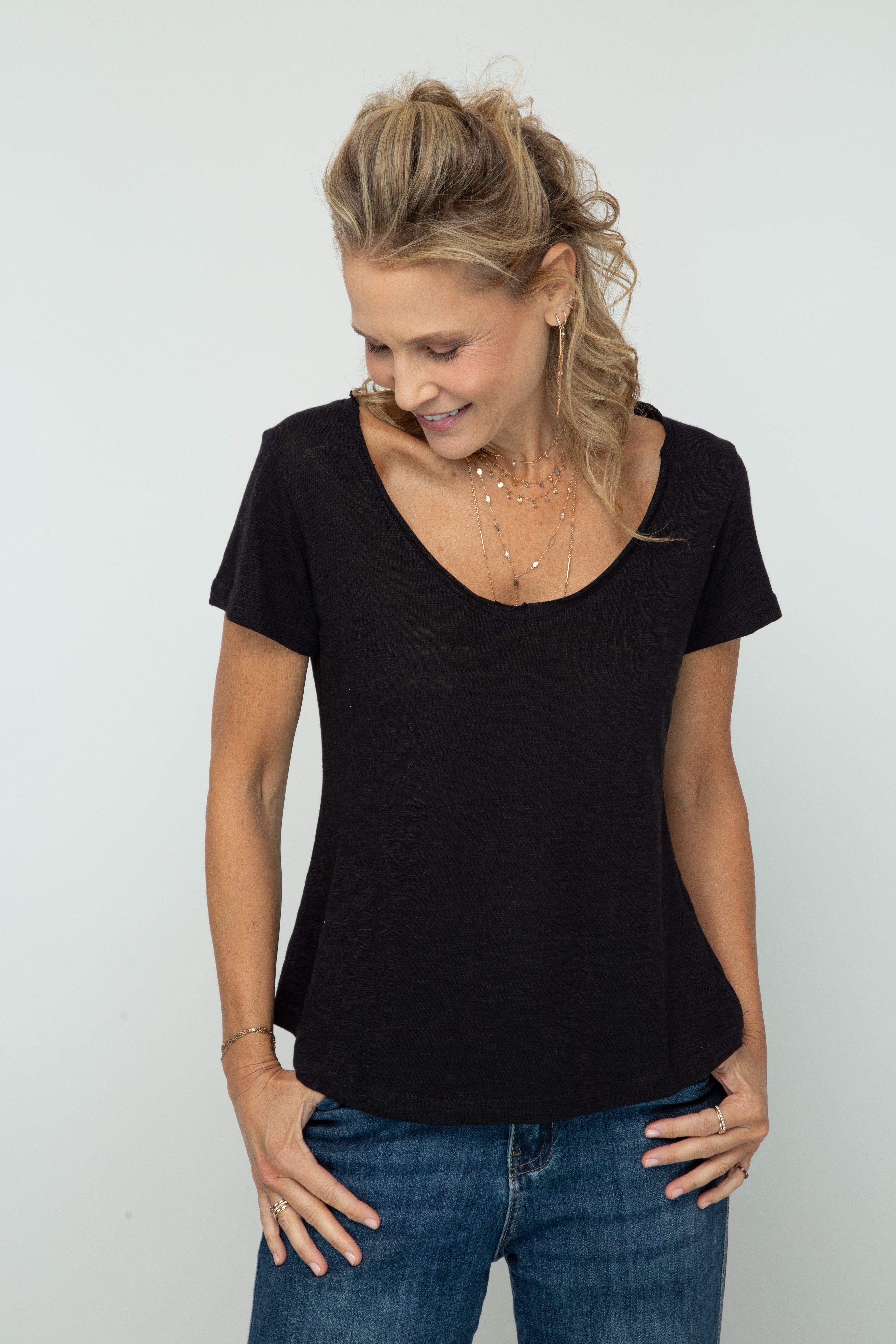 KOR NEW V חולצה  שחורה image 1