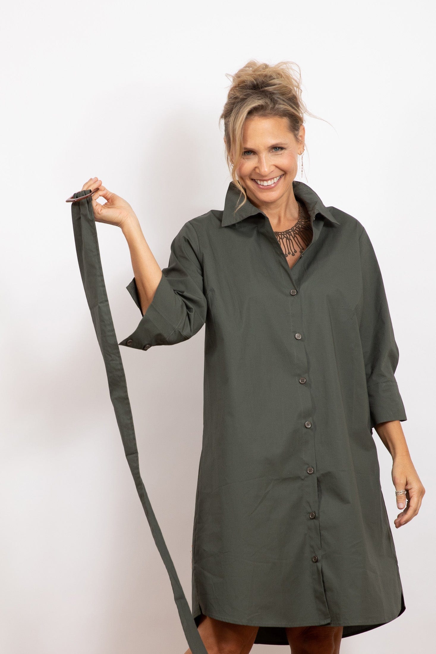 D DRESS שמלה עם חגורה image 4