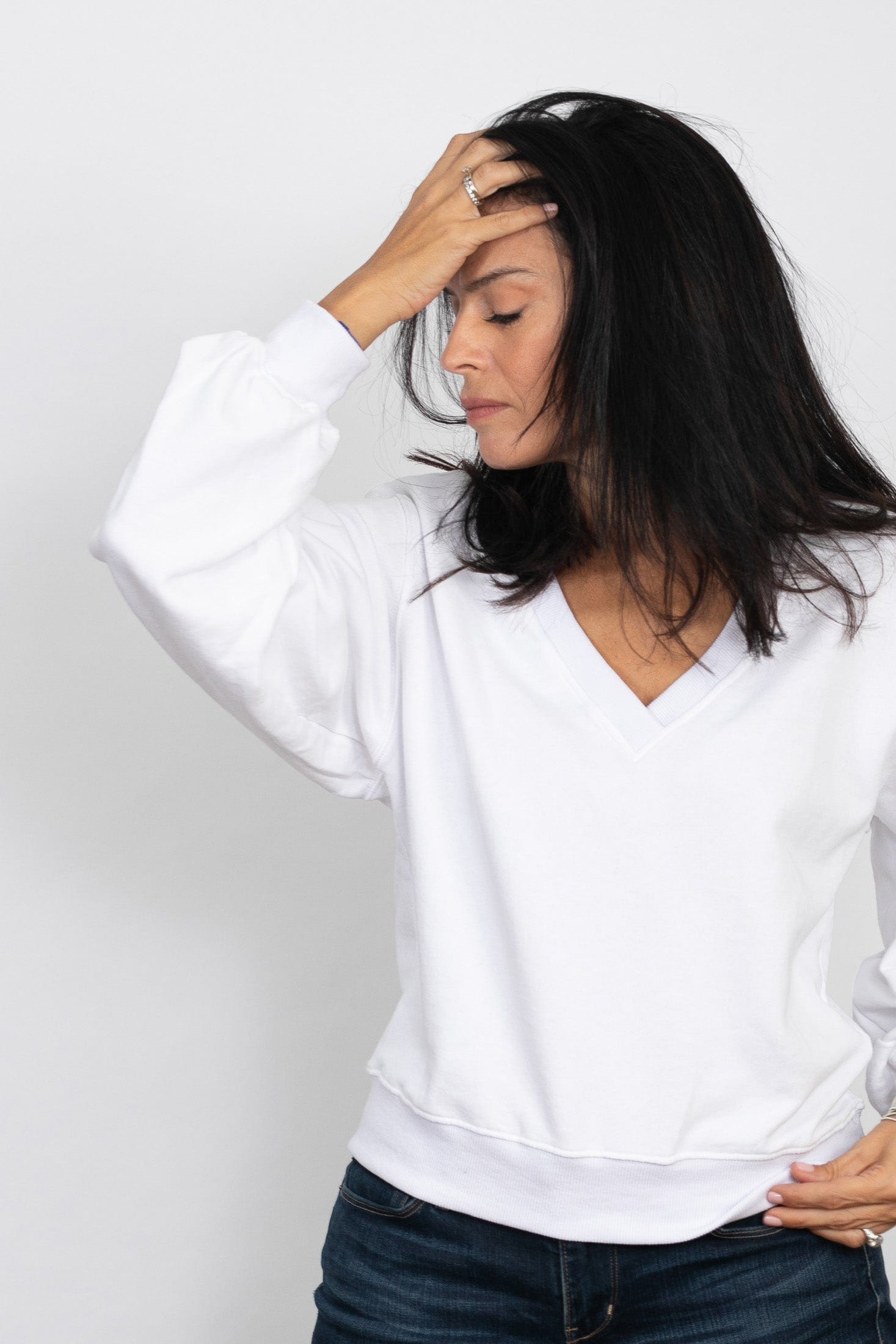 PEAR V  חולצת טרנינג לבנה image 1