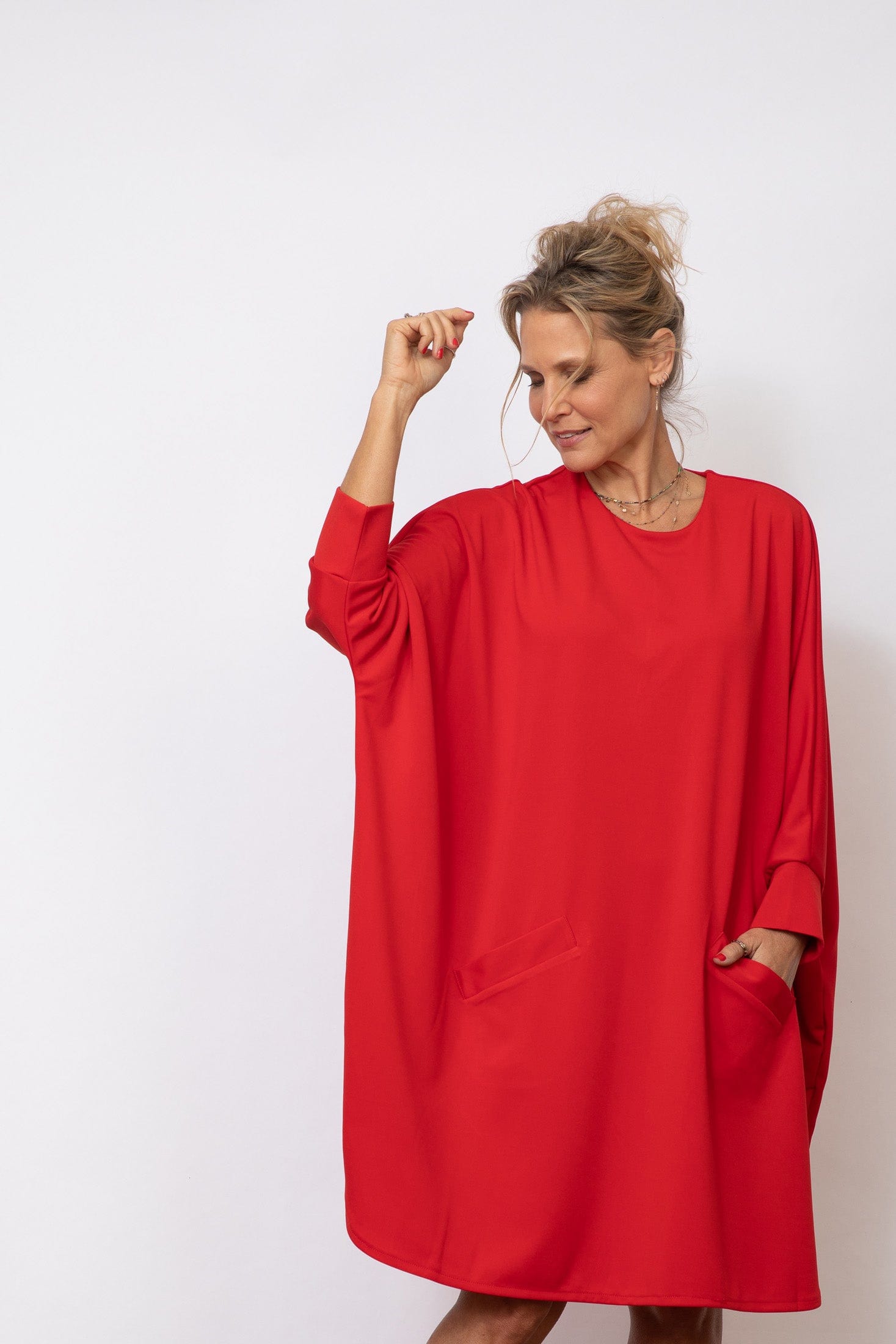 ERIS שמלה אדומה image 8