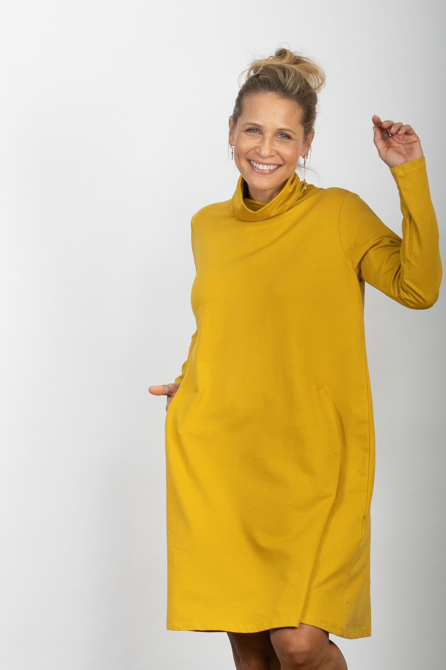 SALT   שמלת גולף פוטר דק image 4