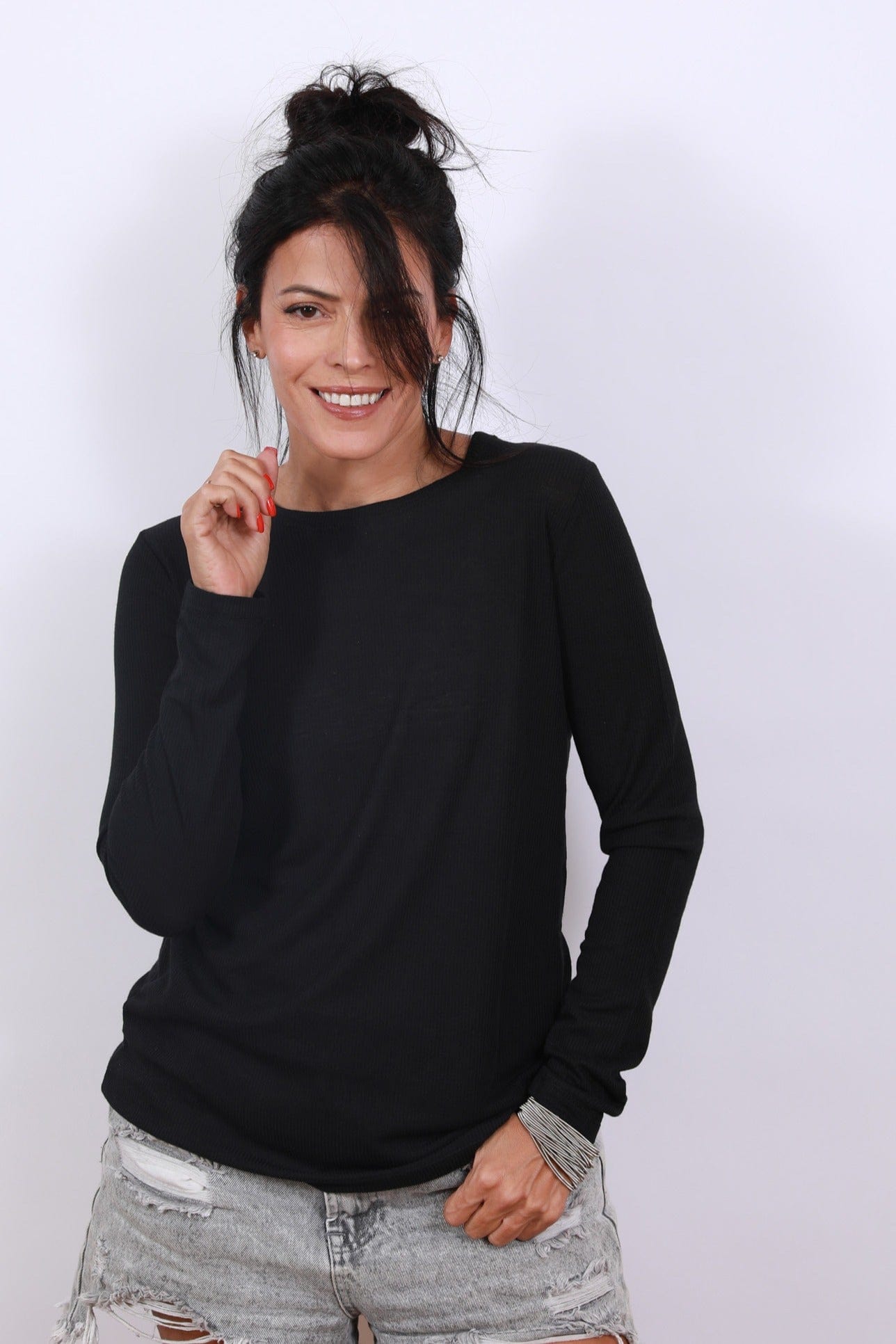 P SHIRT  חולצה שחורה בייסיק image 0