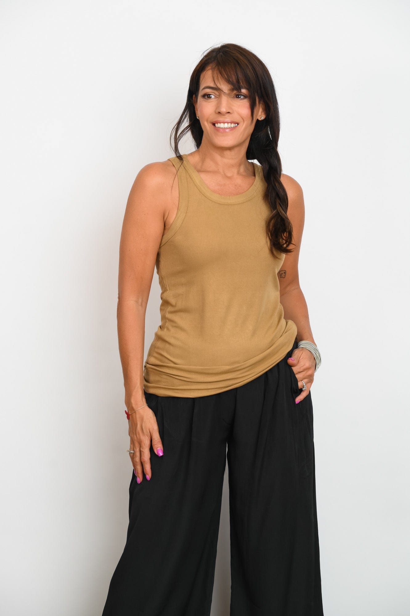 YOOP גופיה קאמל קלאסית image 5