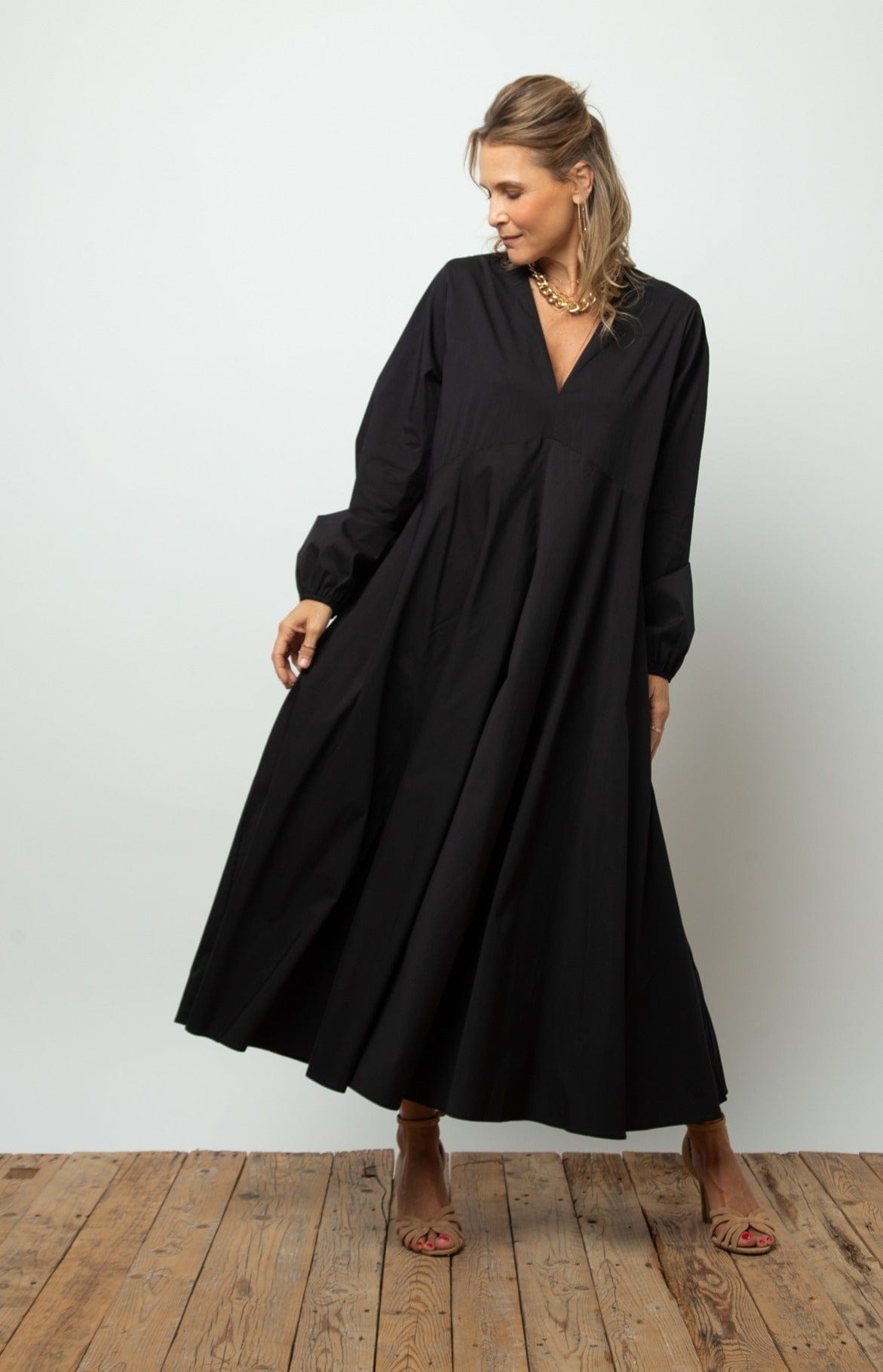 BRAY DRESS  שמלה מקסי שחורה אוברסייז image 3