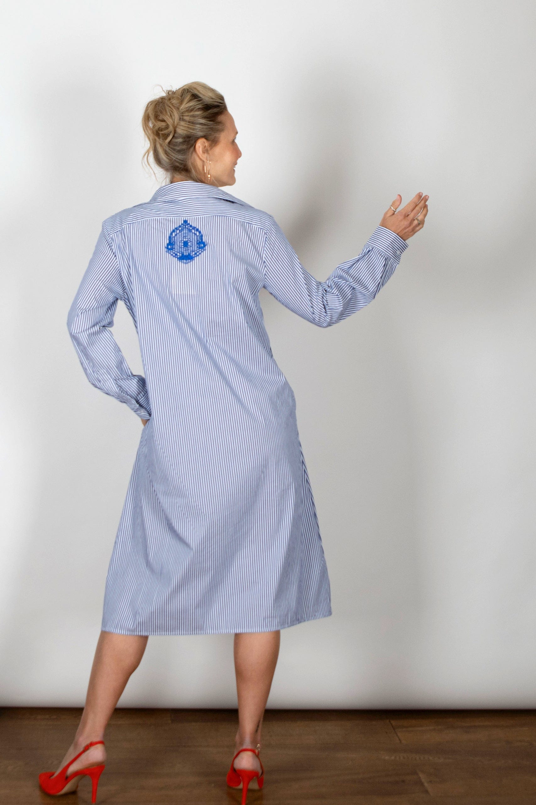 STRIP DRESS שמלה מידי פסים כחולה image 3