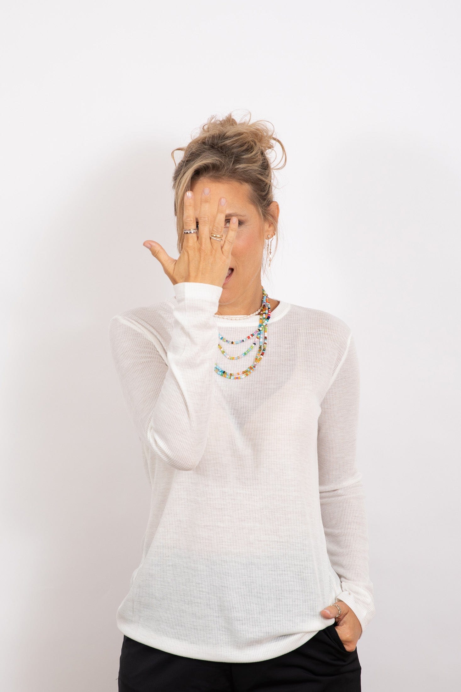 P SHIRT  חולצה לבנה בייסיק image 4