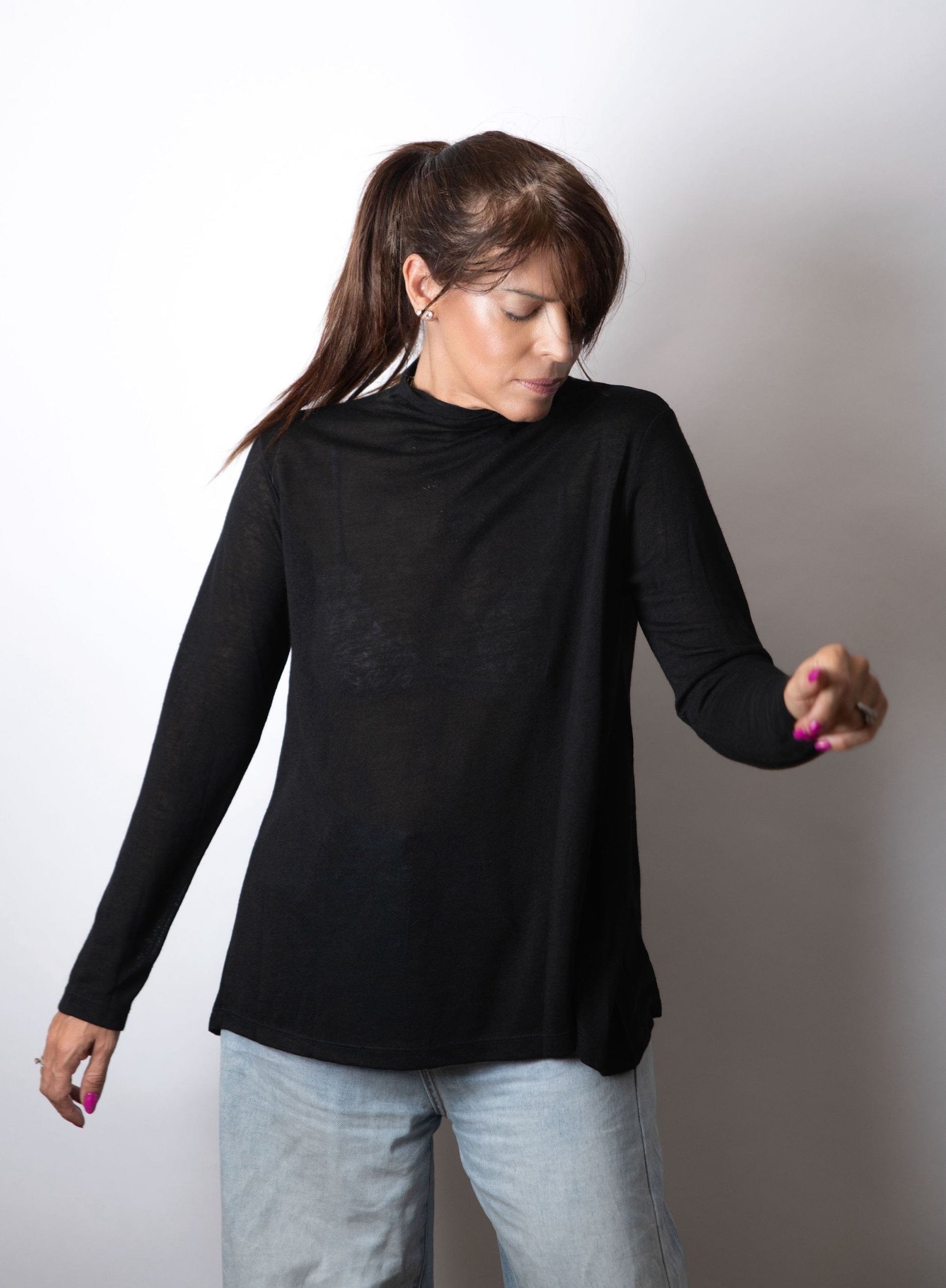 DALUMI  חולצה שחורה מיני גולף image 1