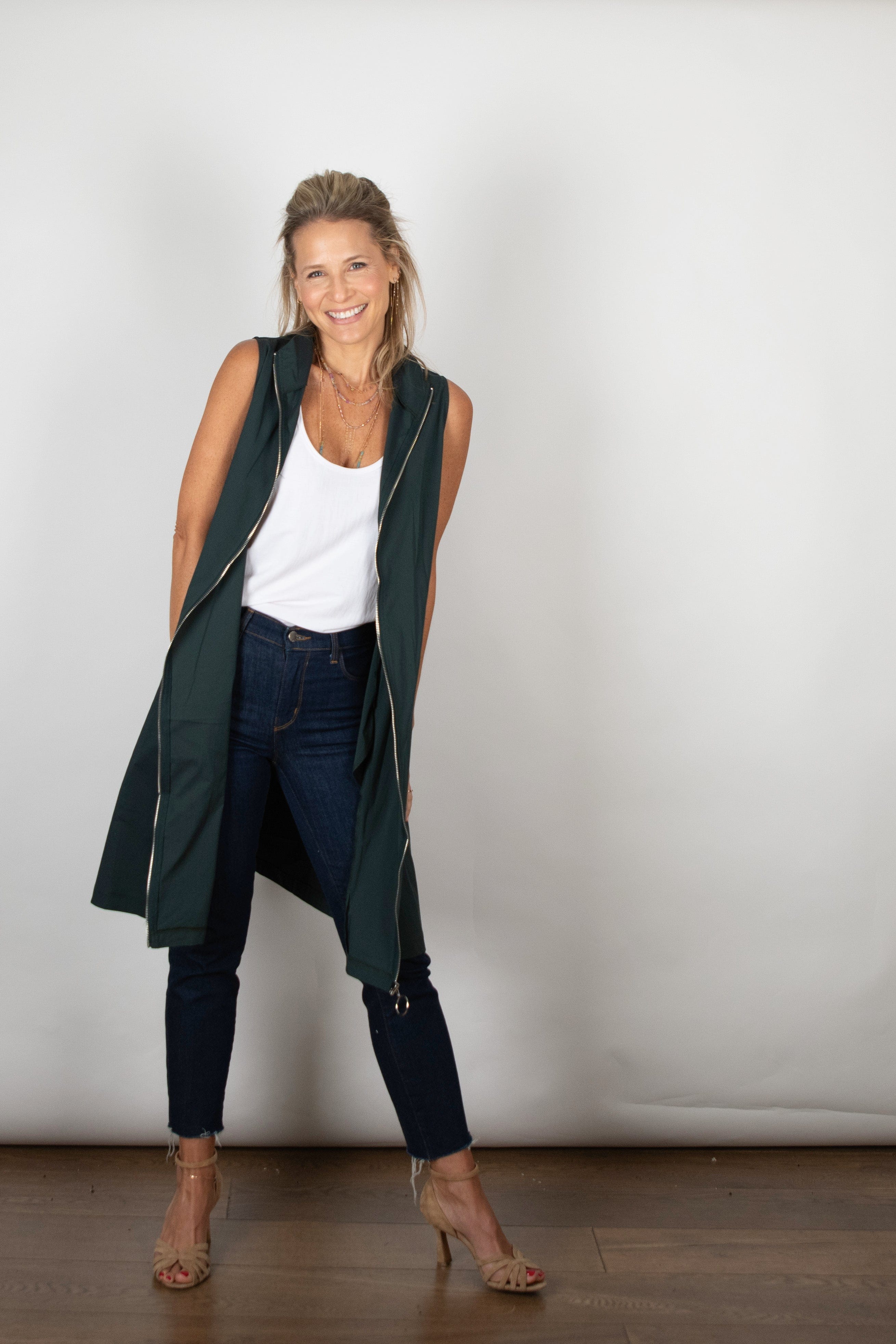 SHAKIRA  שמלה ירוקה ריצ׳רצ image 6