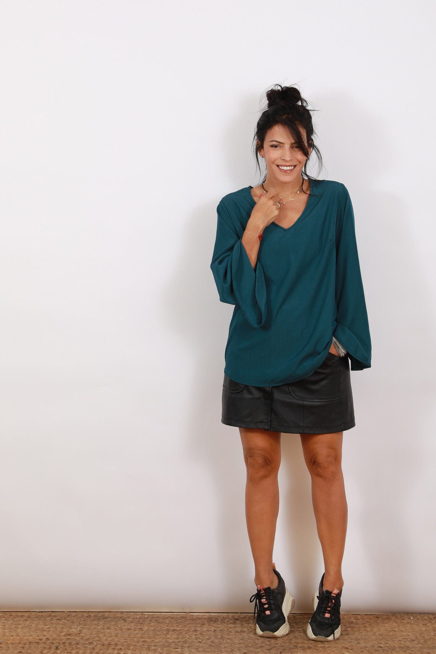 AVLON חולצה image 7