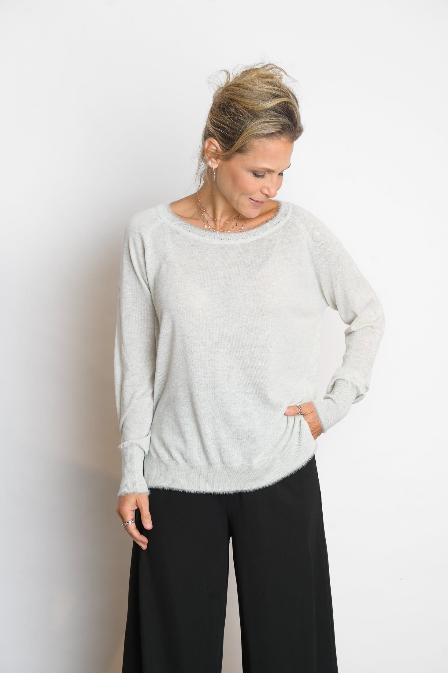 LIPSI סריג עגול אפורלבן מלאנז׳ image 0