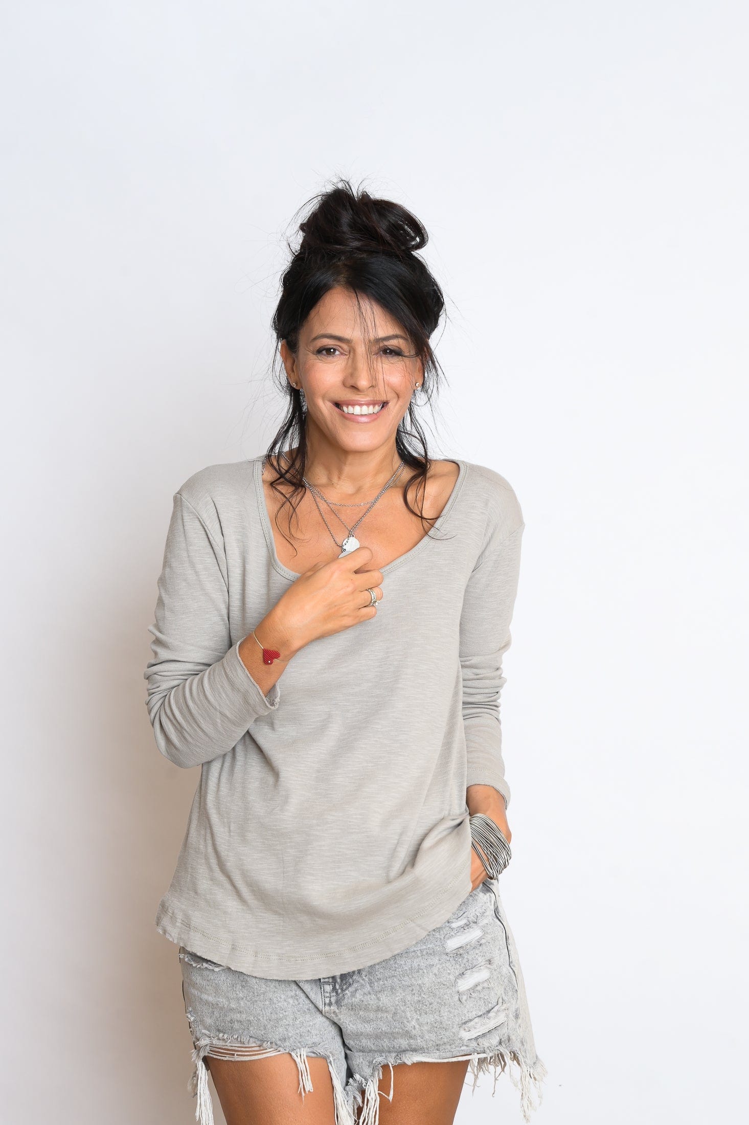 H SHIRT חולצה בייסיק image 3