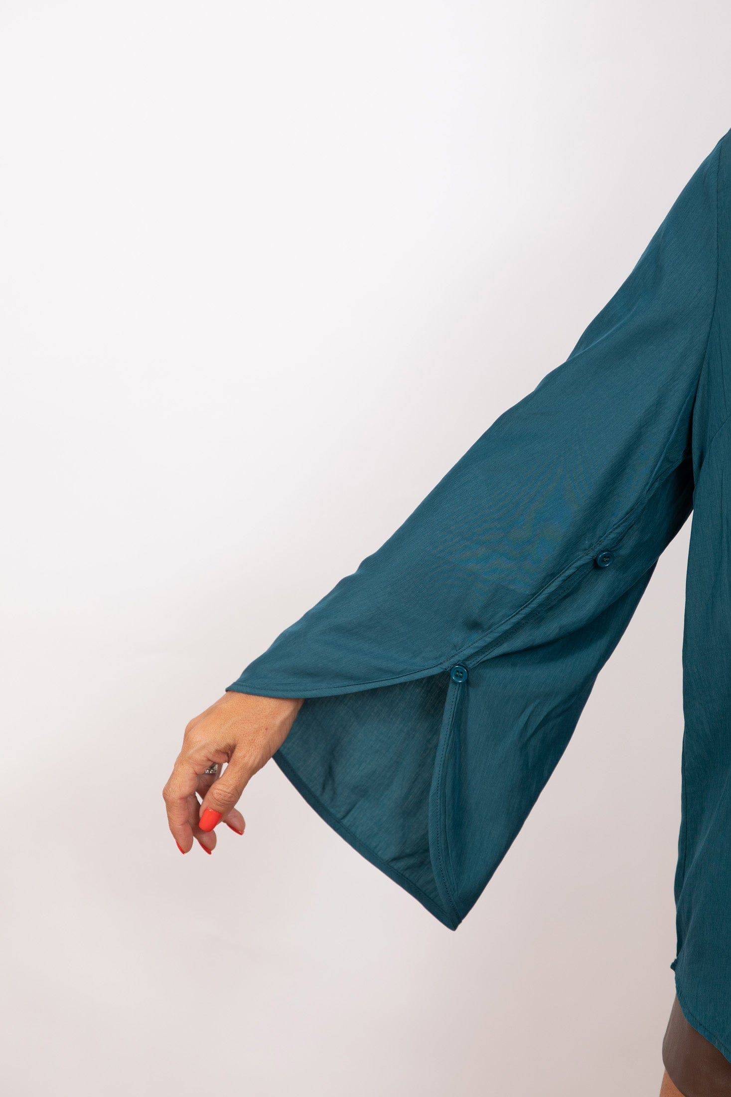 AVLON חולצה image 9