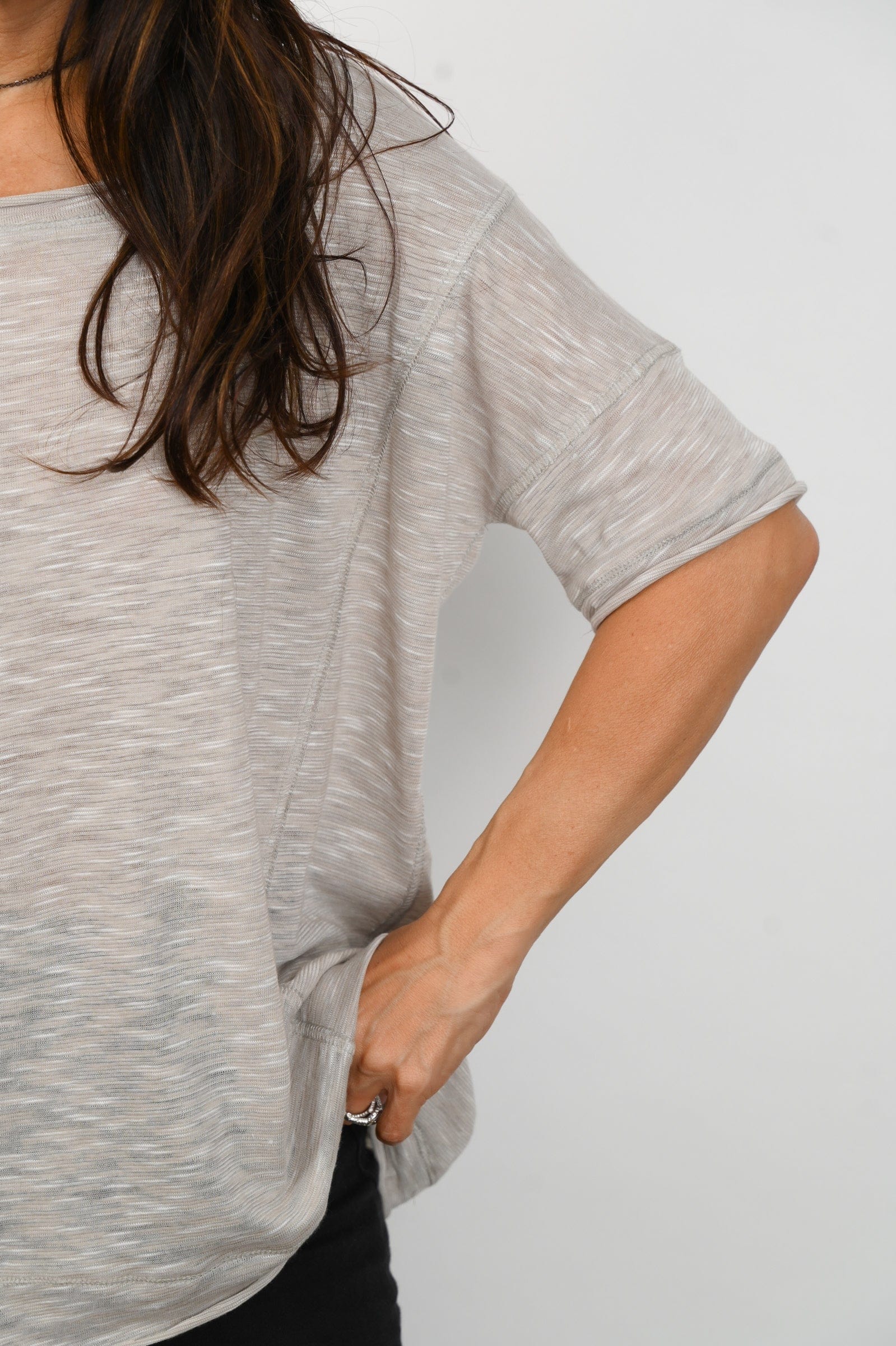 IT חולצה אפורה image 3