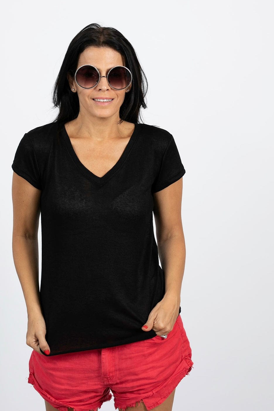 SPOT שחורה V חולצה image 0