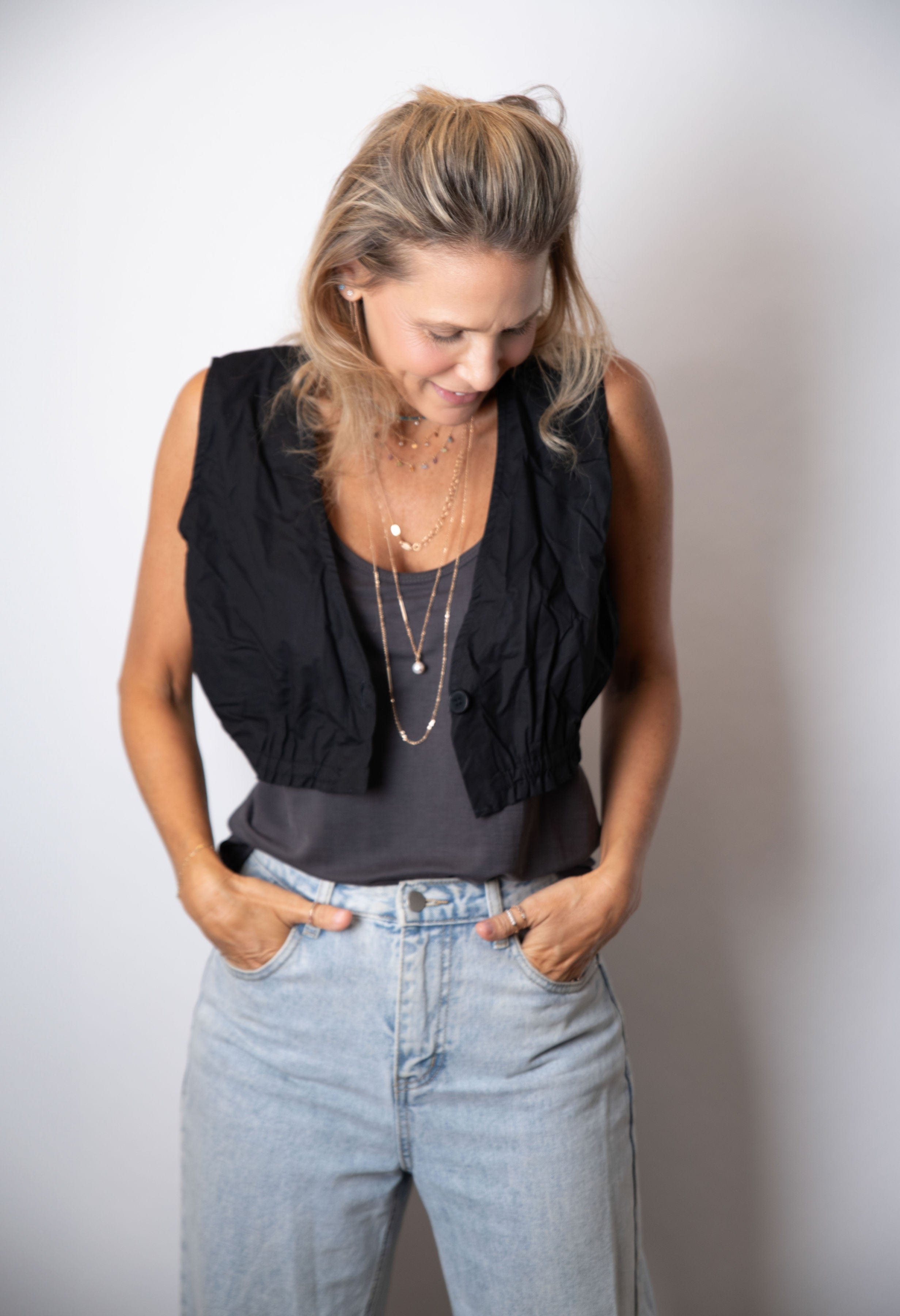 וסט קטן שחור image 2