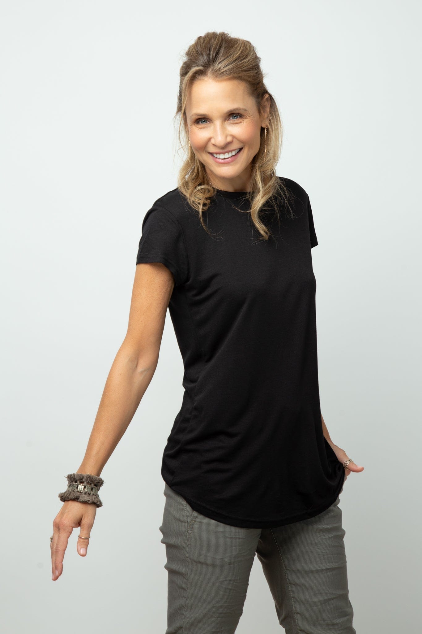 NINE חולצה בייסיק שחורה image 0