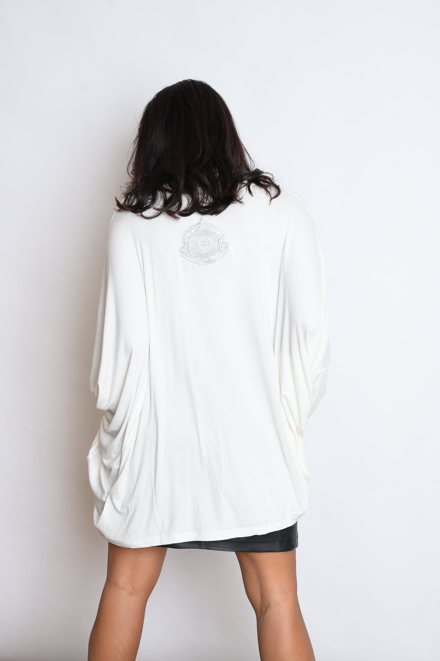 K SHIRT   גולף לבן אוברסייז image 8