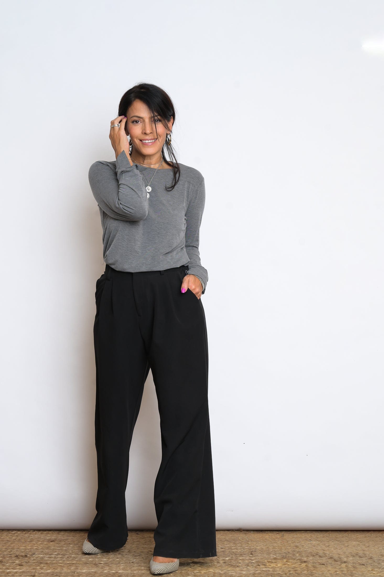 T SHIRT חולצה אפורה בייסיק image 4