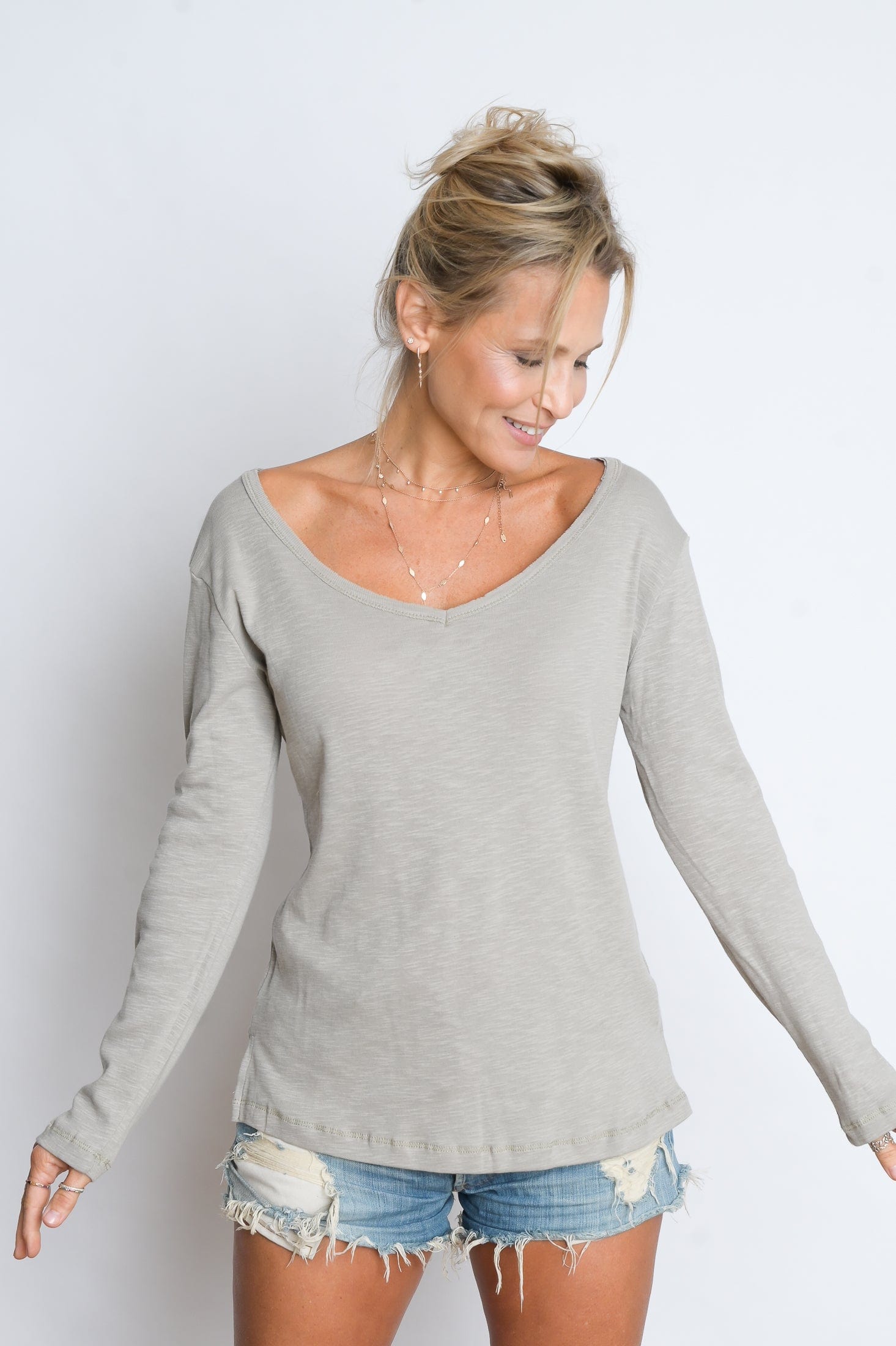 E SHIRT ביסיק V חולצה image 2