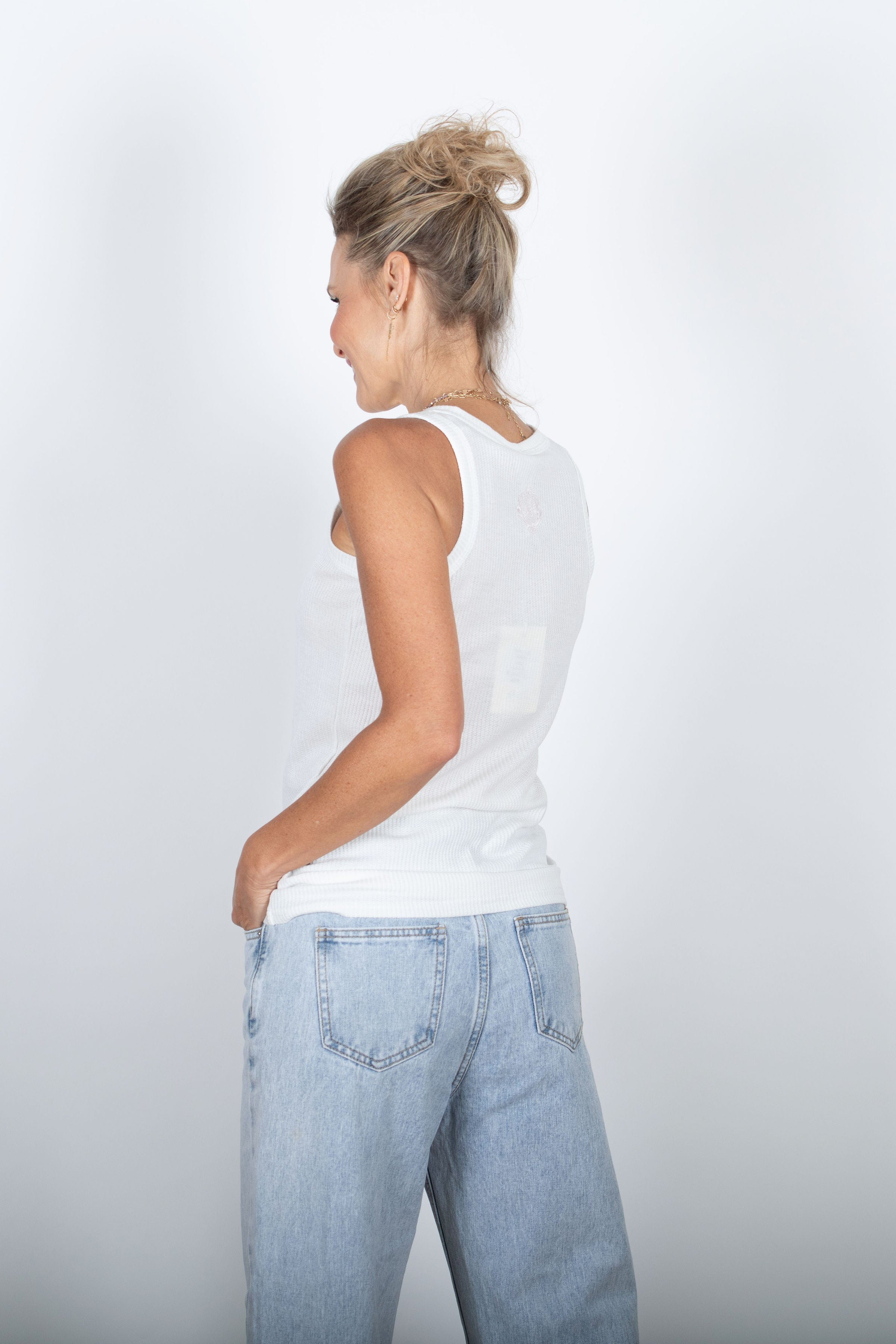 ROIE גופיית סבא לבנה וופל image 3