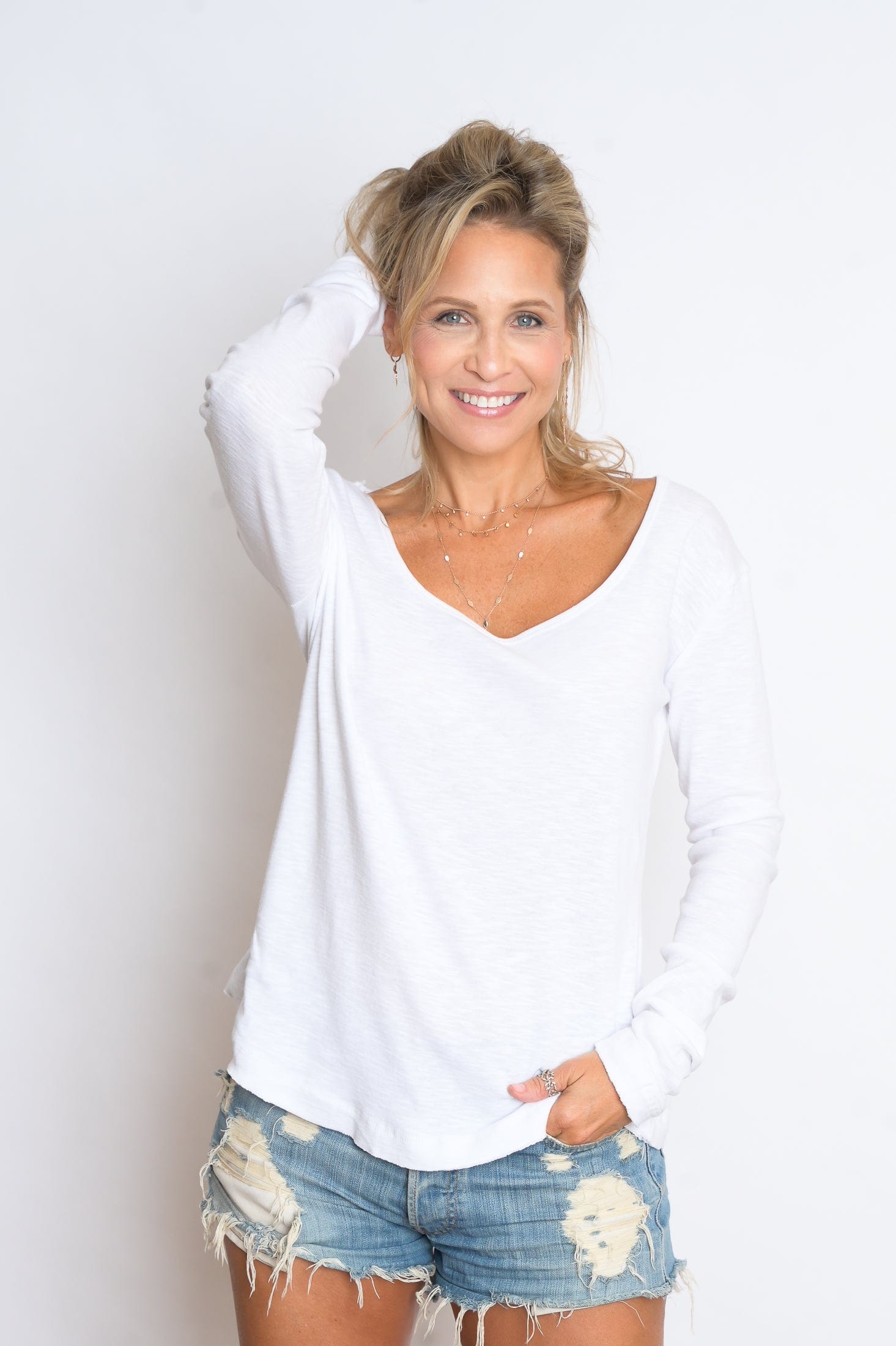 H SHIRT חולצה בייסיק לבנה image 6