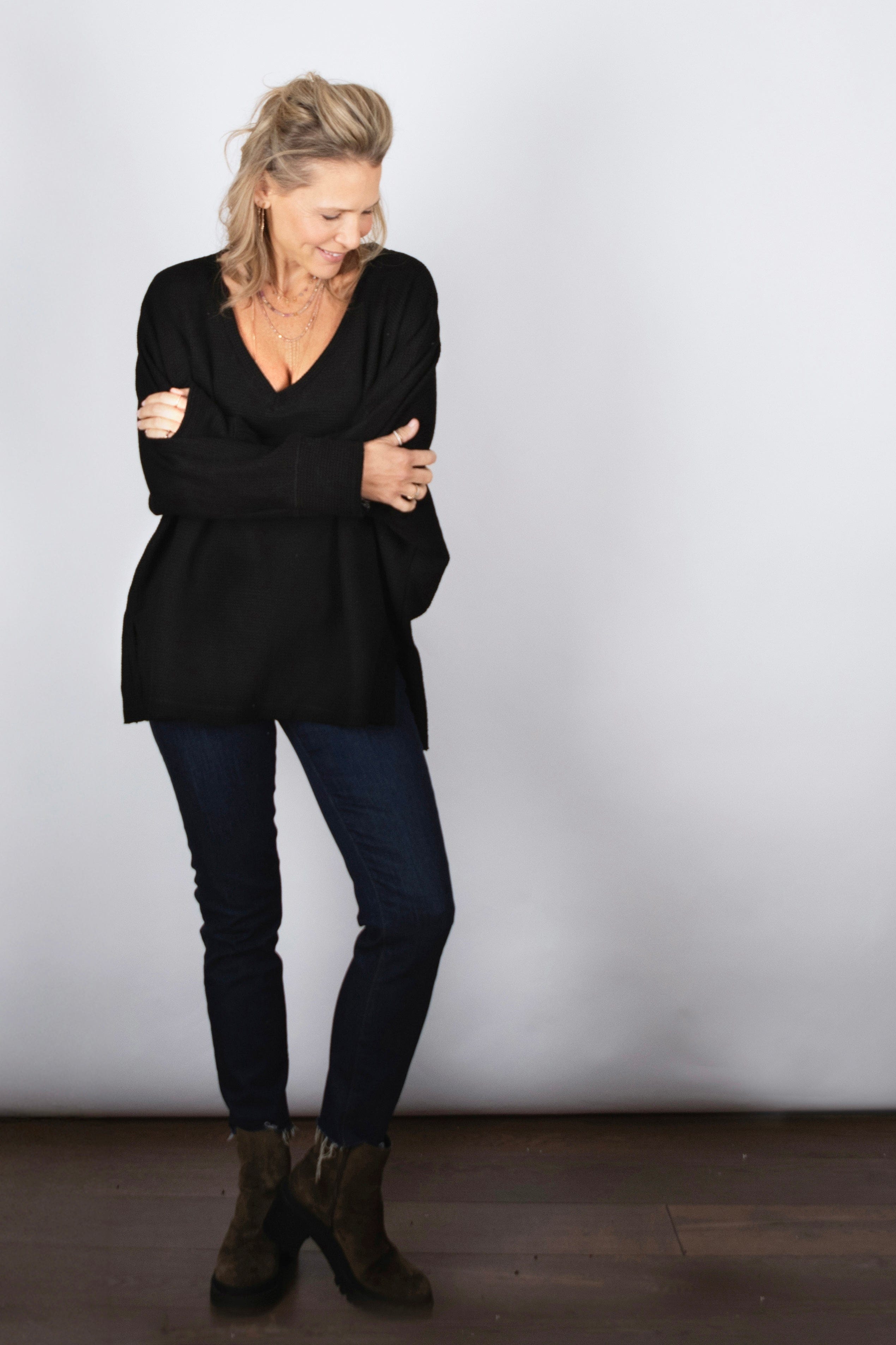 RIKI חולצת אוברסייז שחורה וופל image 0