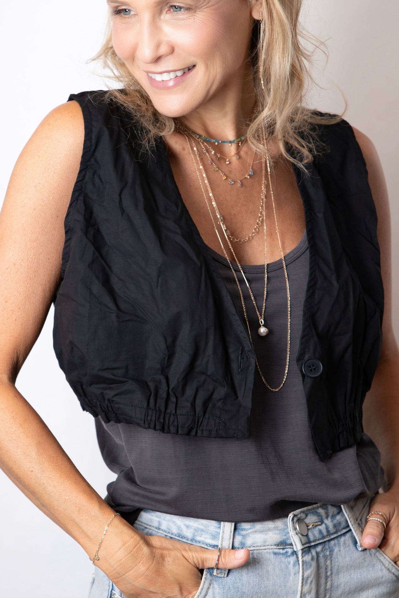 וסט קטן שחור image 0