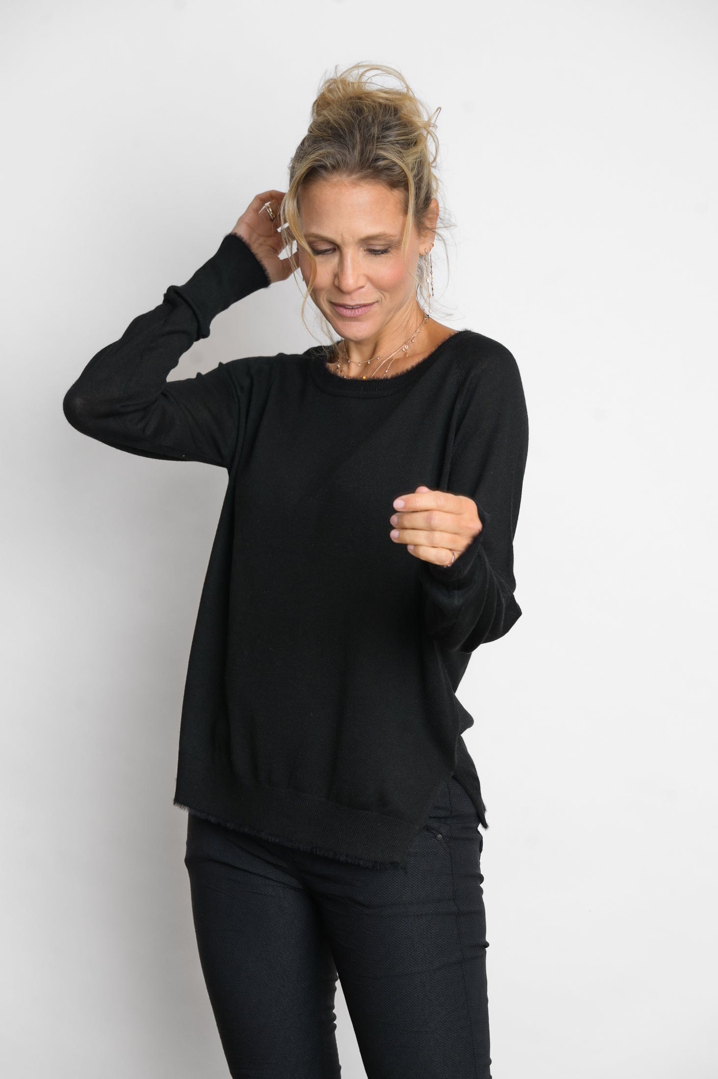 LIPSI סריג עגול שחור image 6