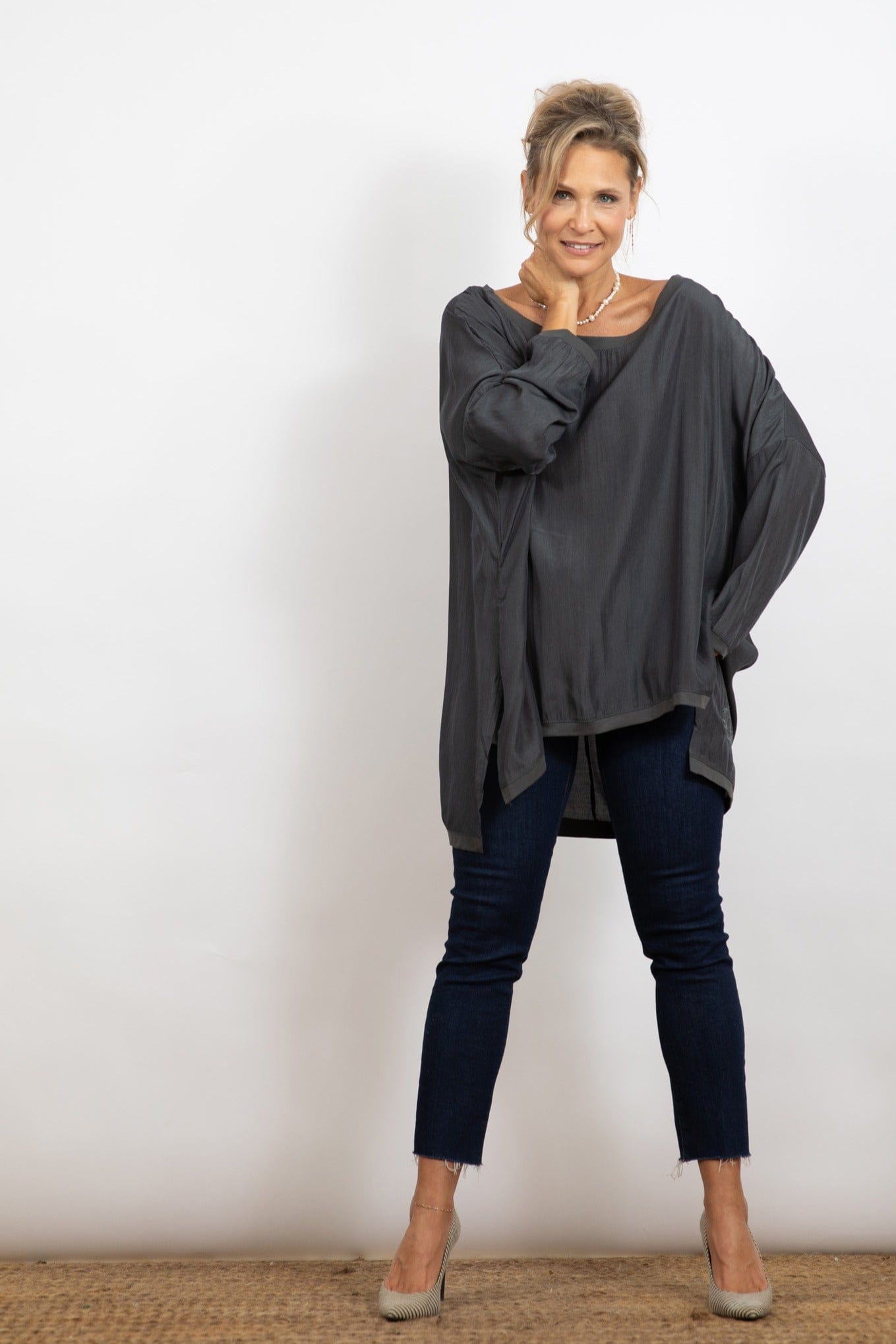 ALT חולצה אפורה אוברסייז image 0