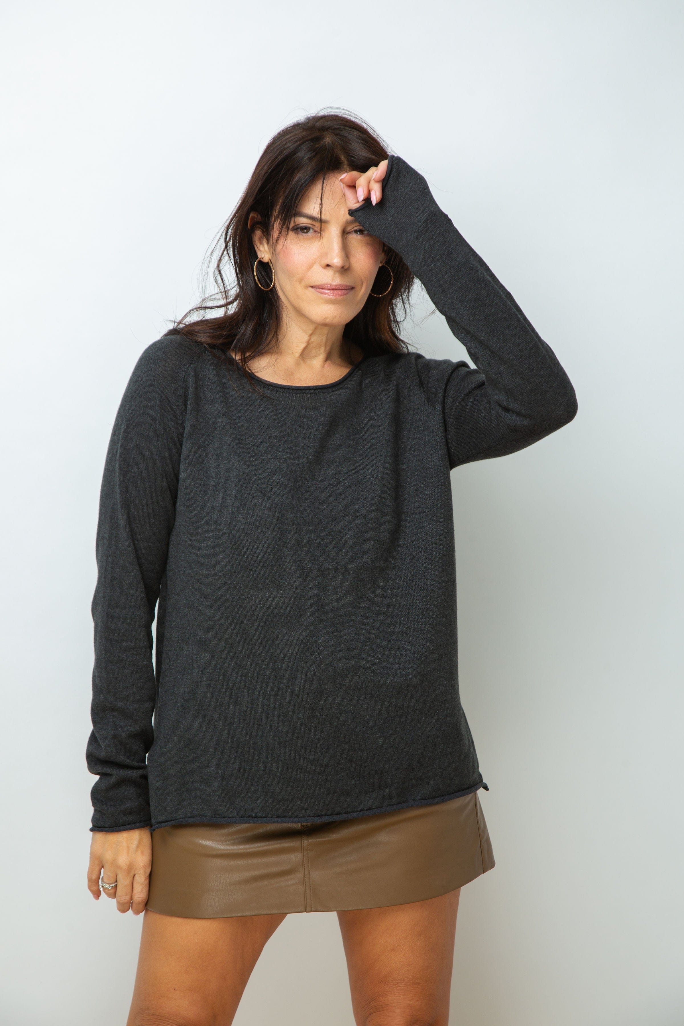 POOL סריג עגול אפור image 7