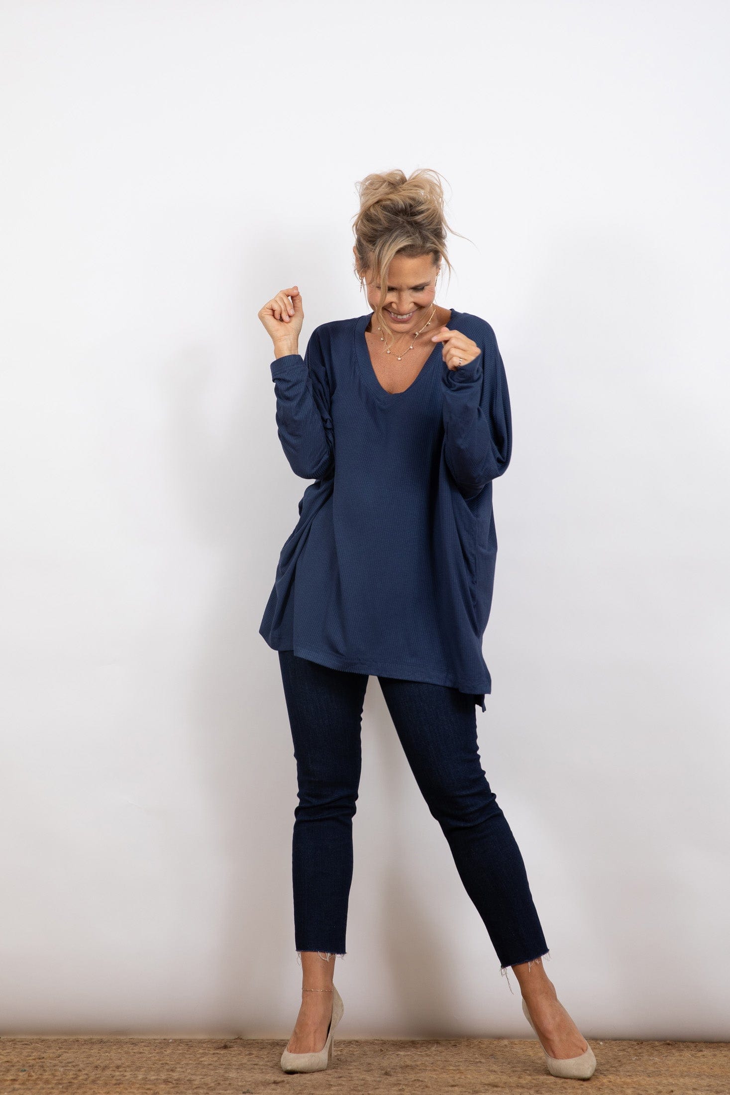 J SHIRT   חולצה כחולה אוברסייז image 4