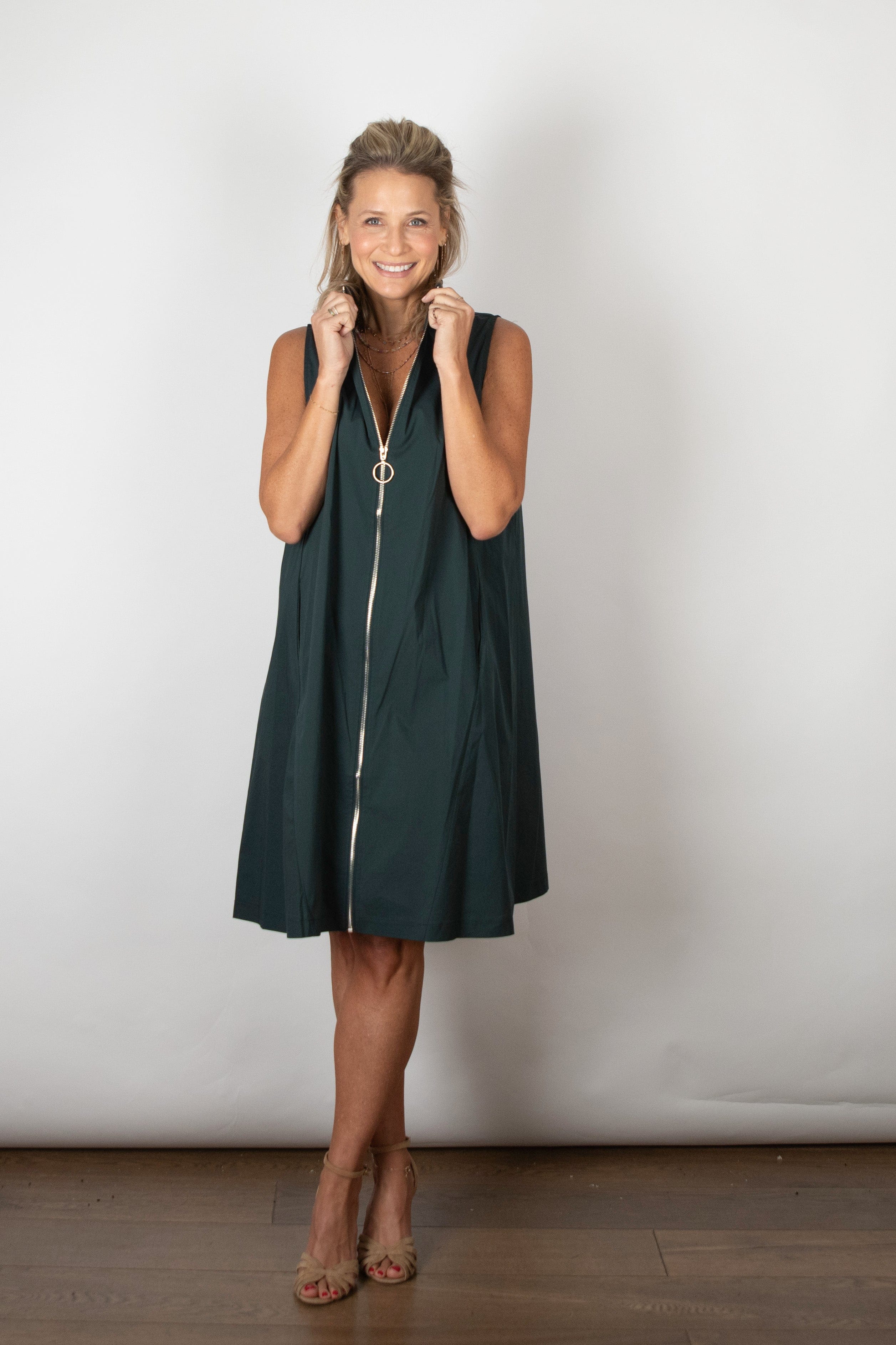 SHAKIRA  שמלה ירוקה ריצ׳רצ image 4