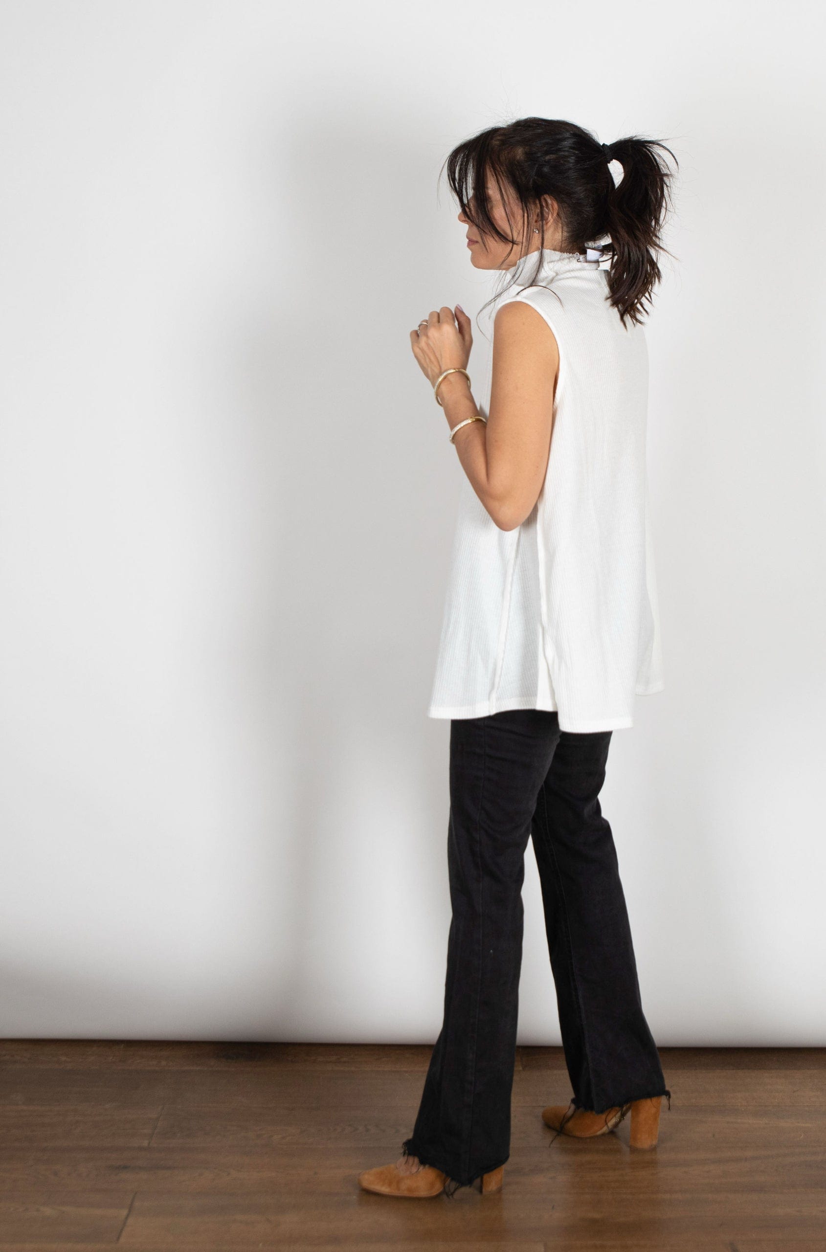 NOAM גופיית מיני גולף לבנה וופל image 4