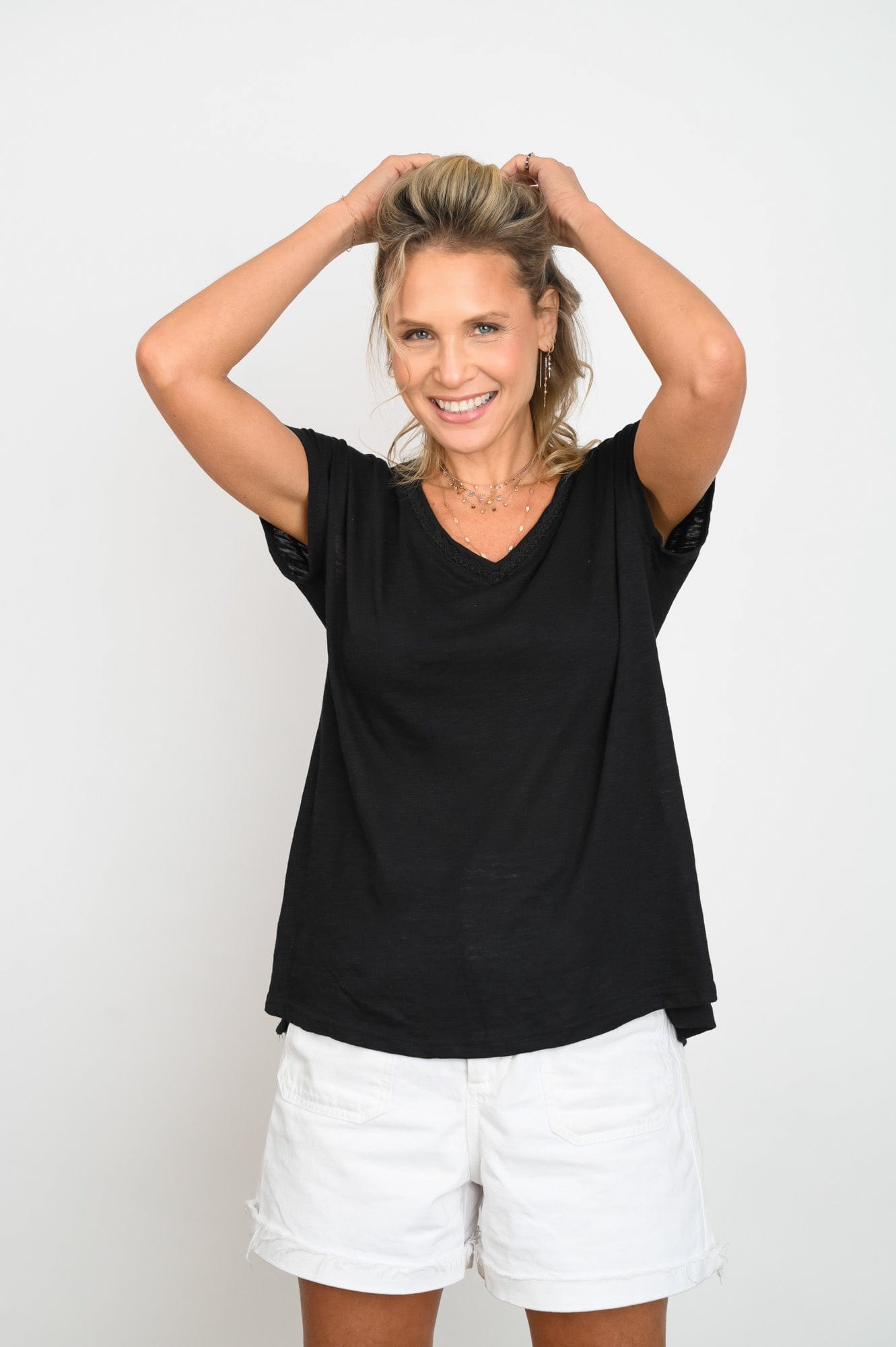 SAME V חולצה תחרה שחורה image 8