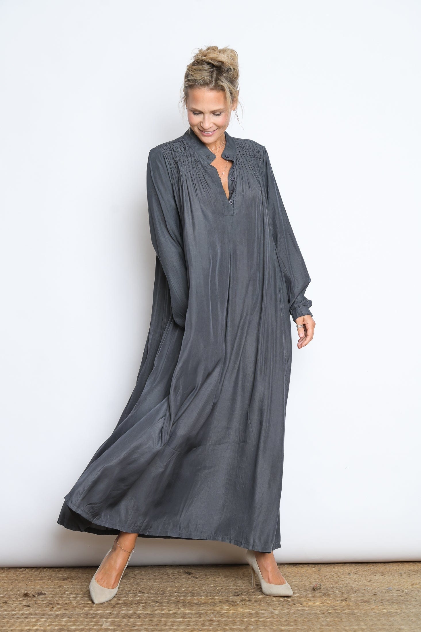 RANA שמלת אוברסייז אפורה image 1