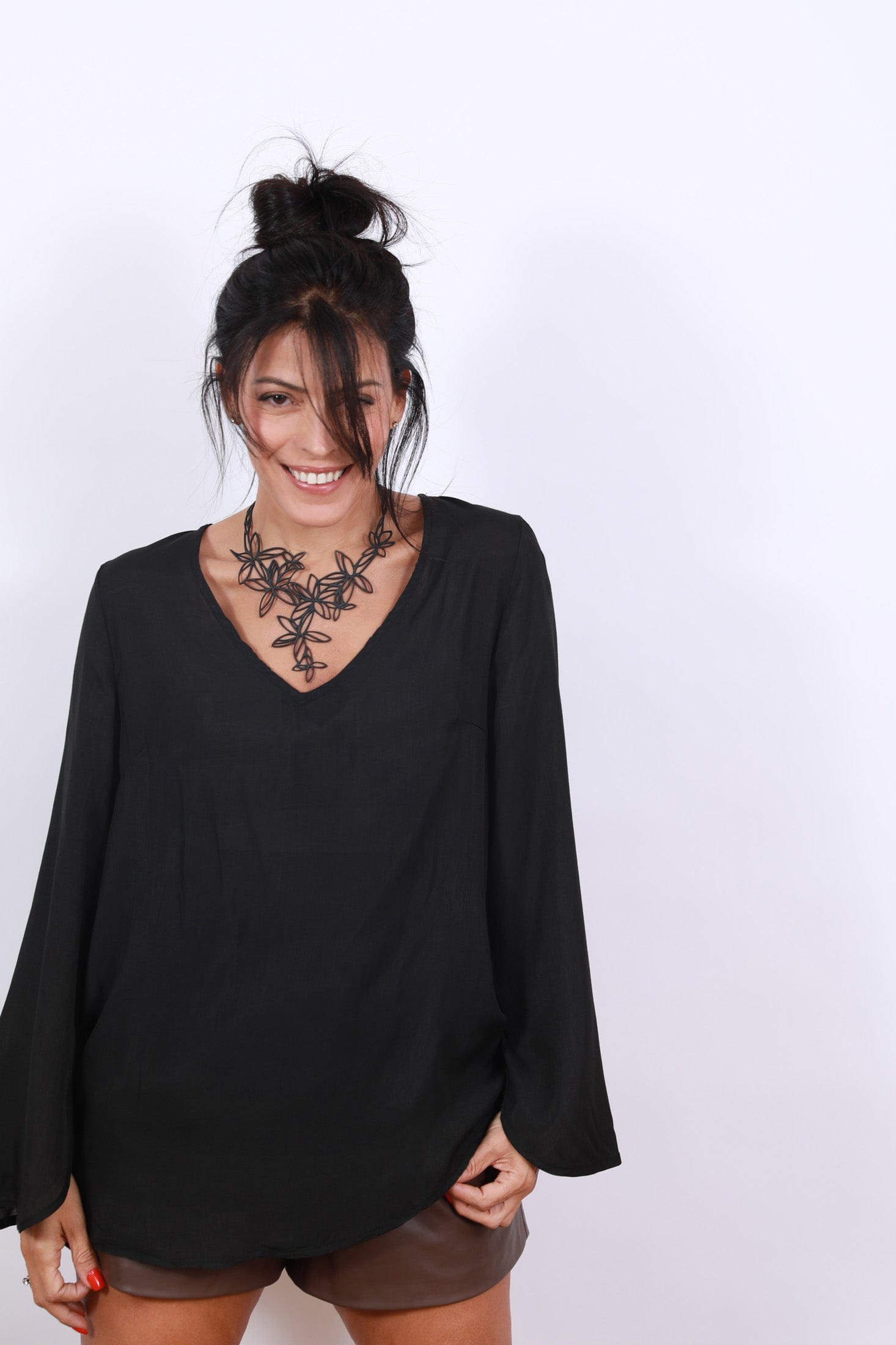 AVLON חולצה שחורה image 1